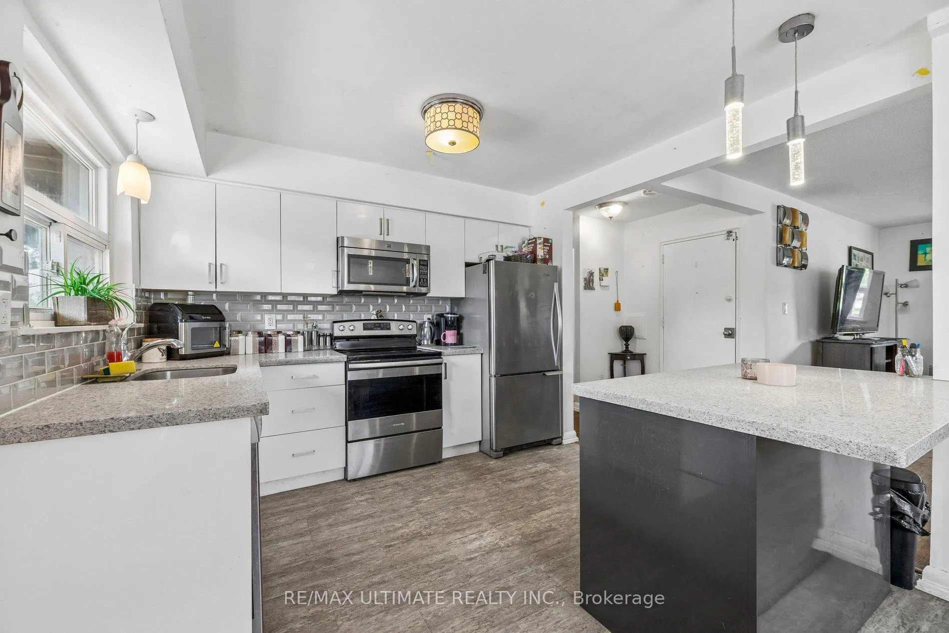 Photo 13 of 1056 Ravine Road, Oshawa, Lakeview — HOMEH