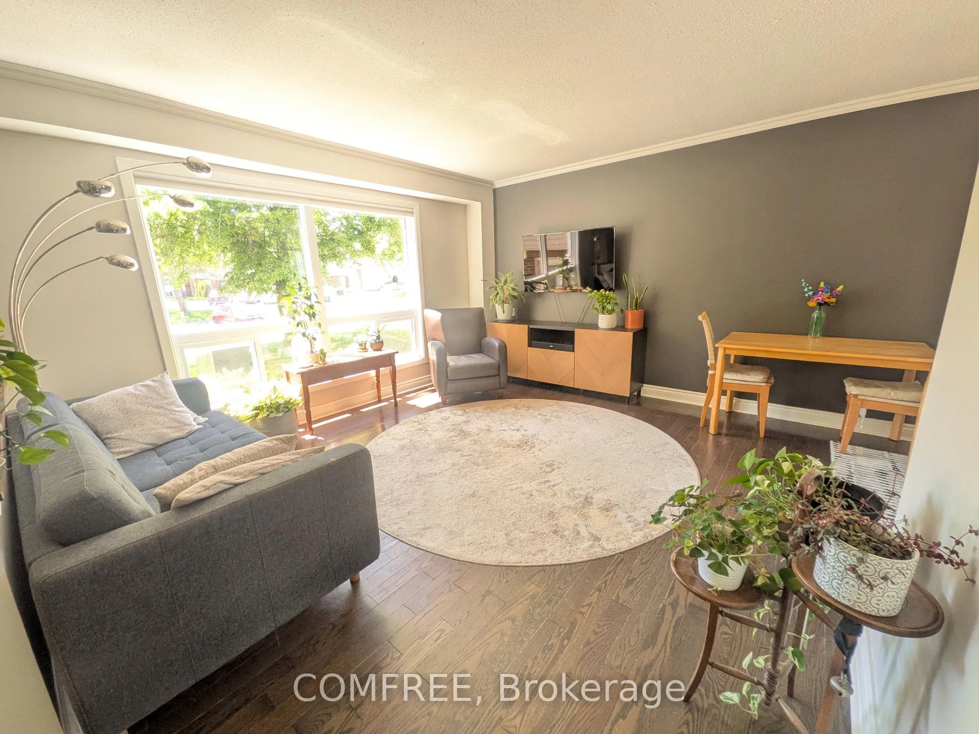 Photo 2 of 8B Forester Crescent, Ottawa, Westcliffe Estates — HOMEH