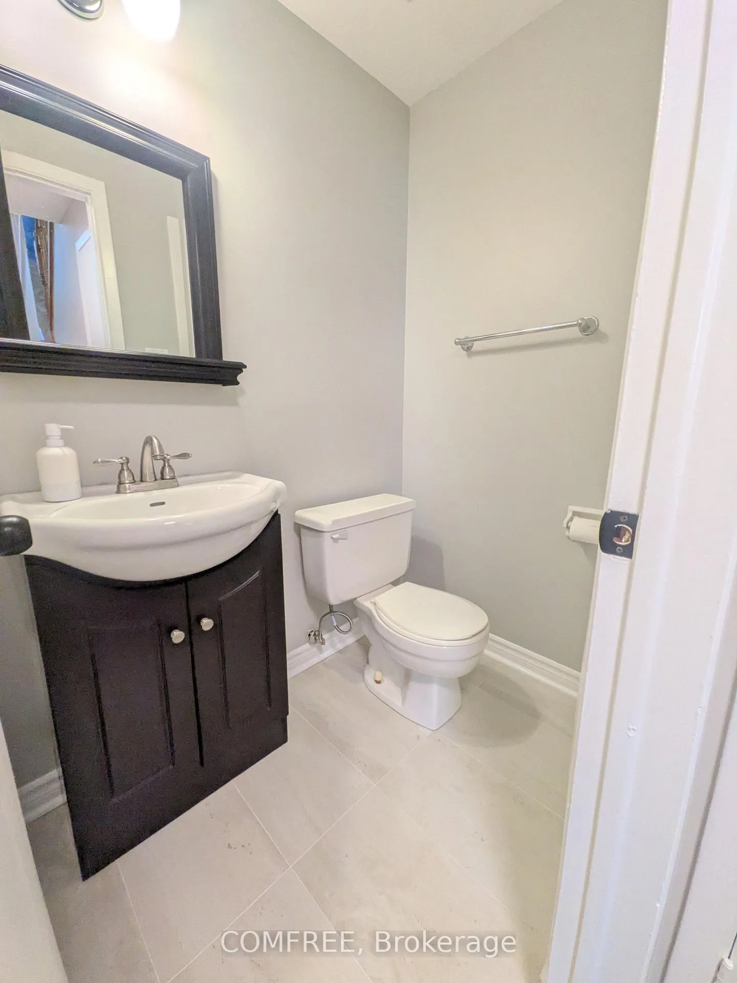 Photo 12 of 8B Forester Crescent, Ottawa, Westcliffe Estates — HOMEH