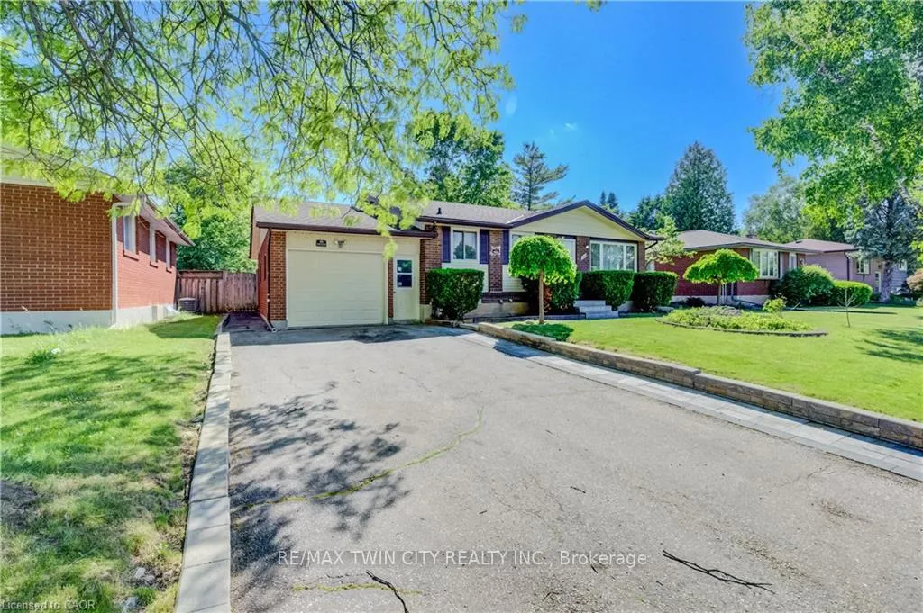 Photo 3 of 543 Glen Forrest Boulevard, Waterloo, Lakeshore Village — HOMEH