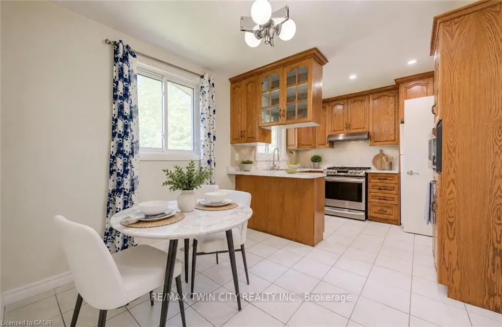 Photo 10 of 543 Glen Forrest Boulevard, Waterloo, Lakeshore Village — HOMEH