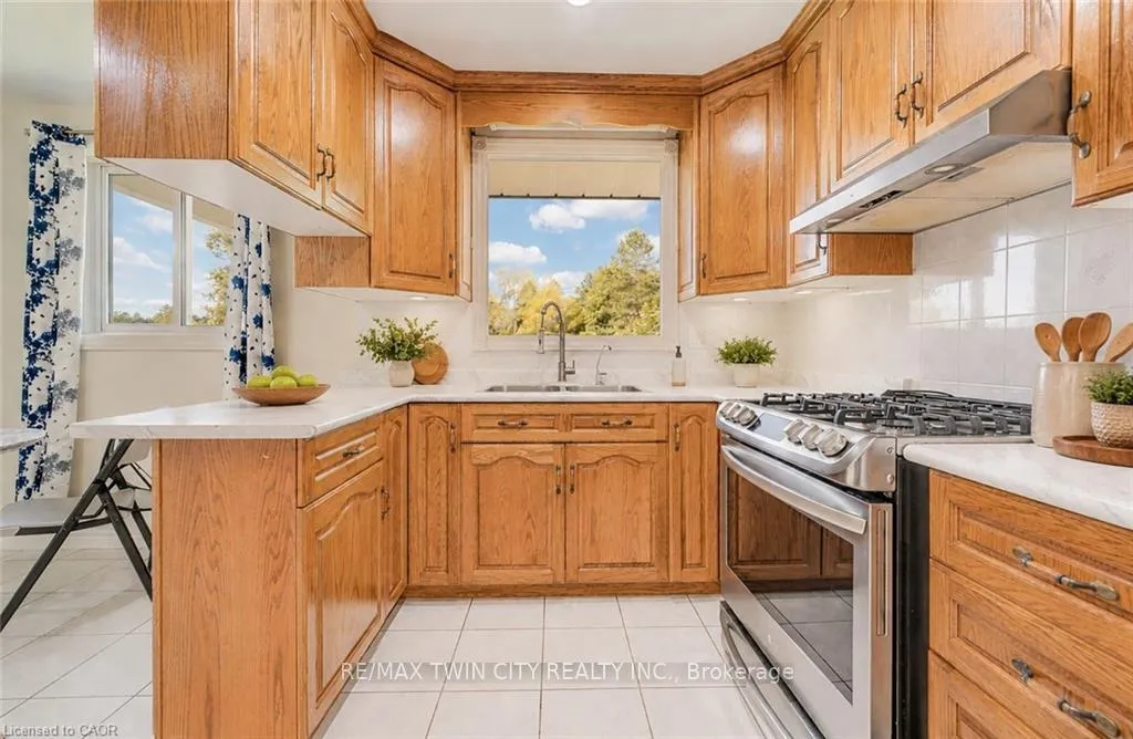 Photo 11 of 543 Glen Forrest Boulevard, Waterloo, Lakeshore Village — HOMEH