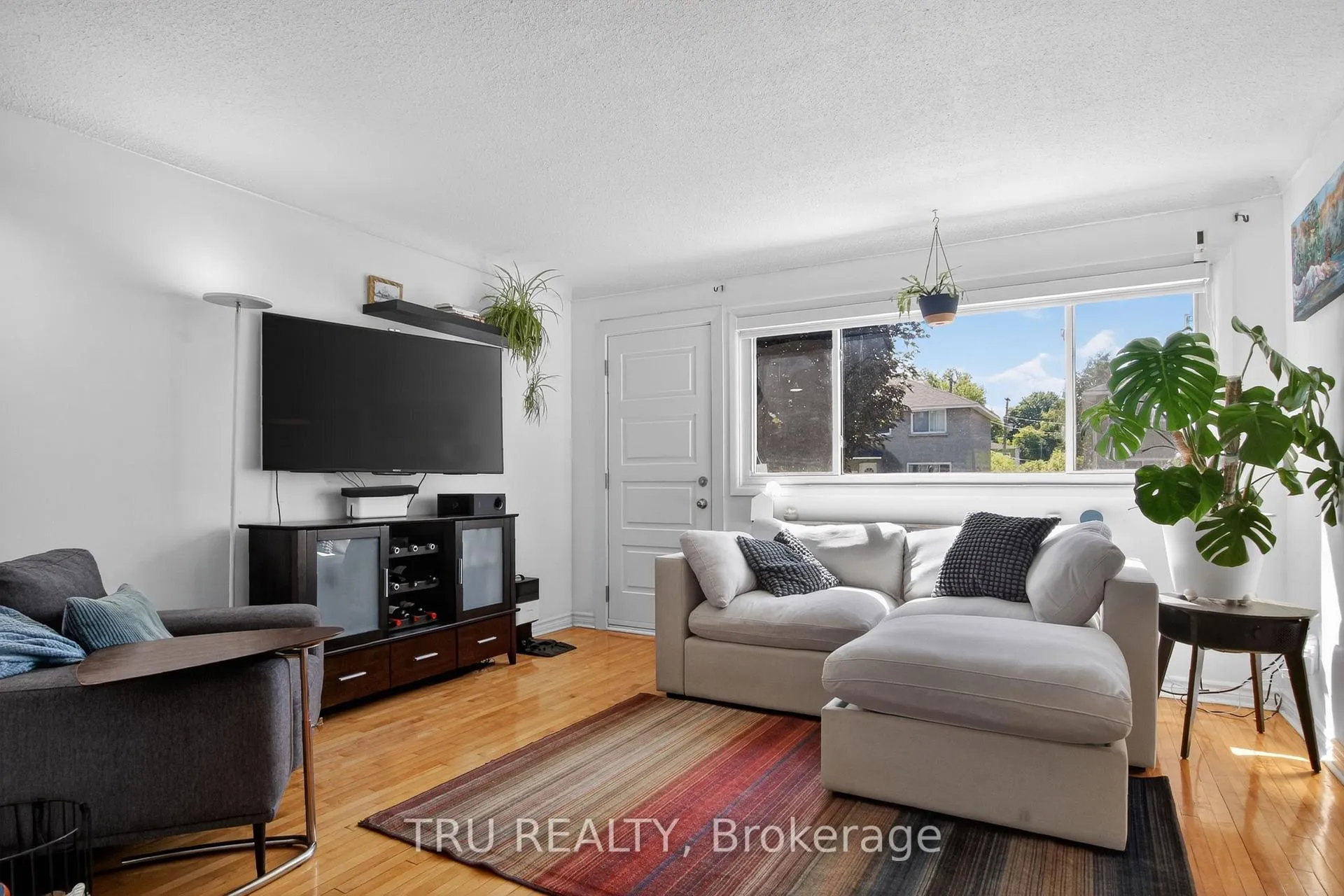 Photo 4 of 1253 Emperor Avenue, Ottawa, Carlington — HOMEH