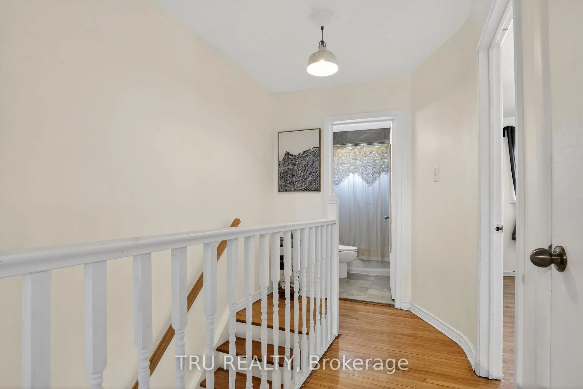 Photo 14 of 1253 Emperor Avenue, Ottawa, Carlington — HOMEH