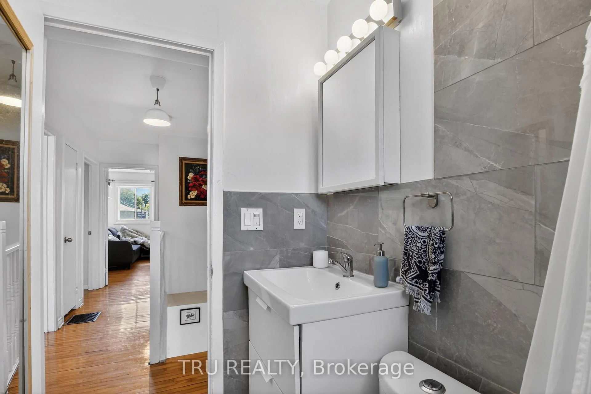 Photo 22 of 1253 Emperor Avenue, Ottawa, Carlington — HOMEH