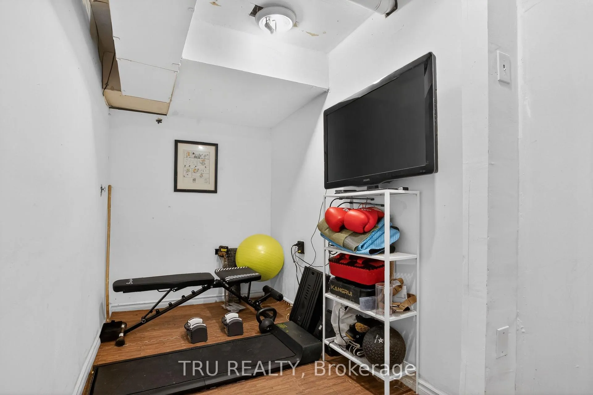 Photo 24 of 1253 Emperor Avenue, Ottawa, Carlington — HOMEH