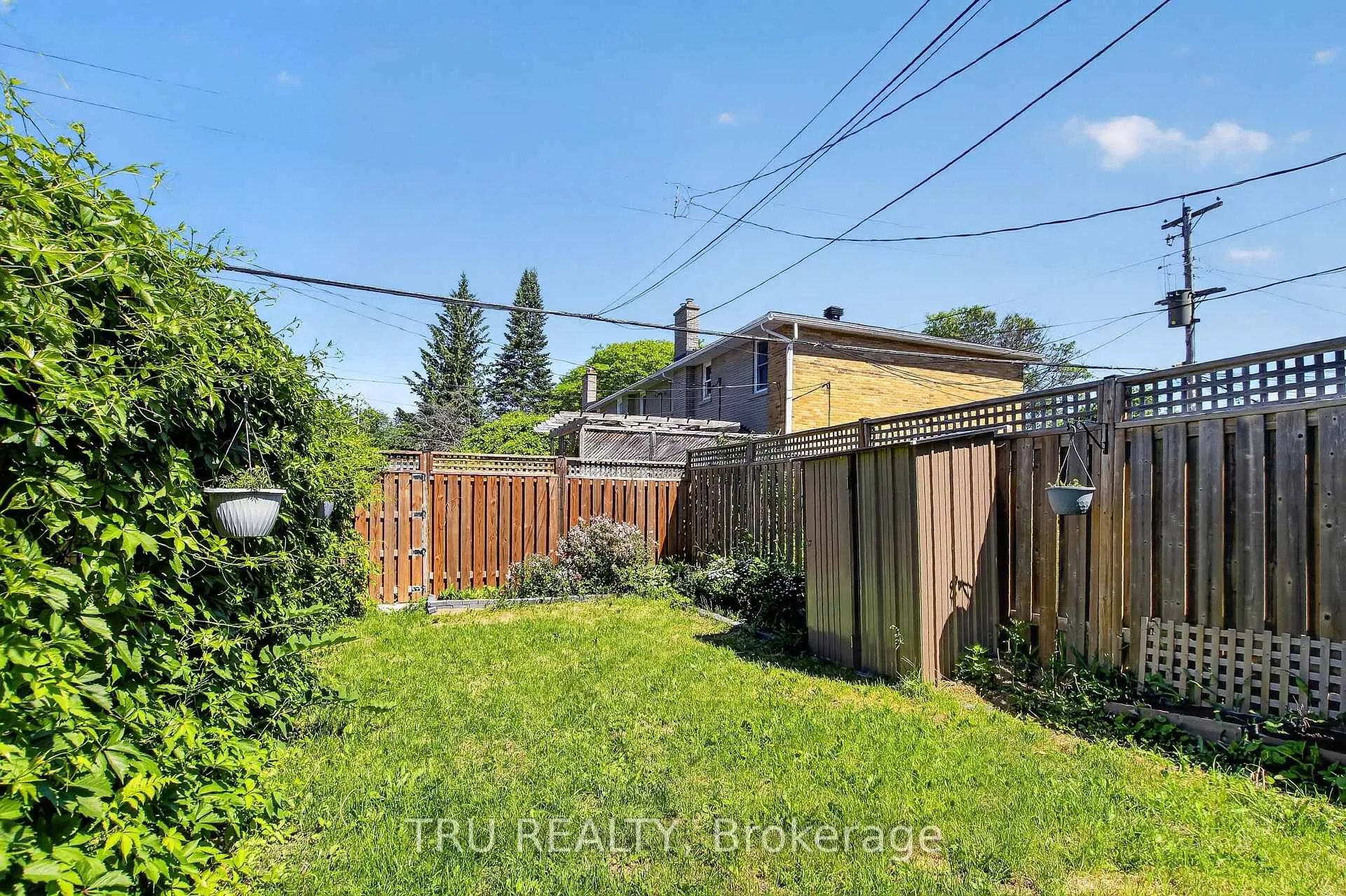 Photo 27 of 1253 Emperor Avenue, Ottawa, Carlington — HOMEH