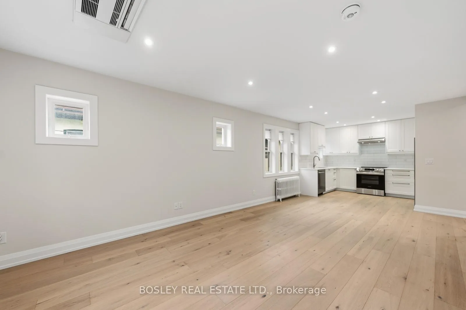 Photo 5 of Unit Upper, 14 Preston Place, Toronto, Lawrence Park North — HOMEH
