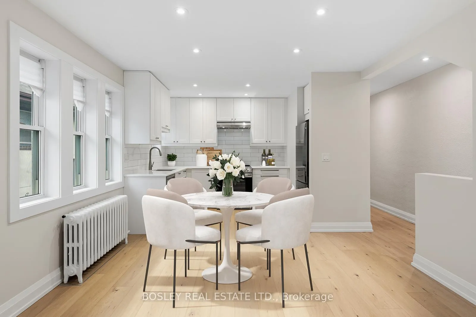Photo 6 of Unit Upper, 14 Preston Place, Toronto, Lawrence Park North — HOMEH