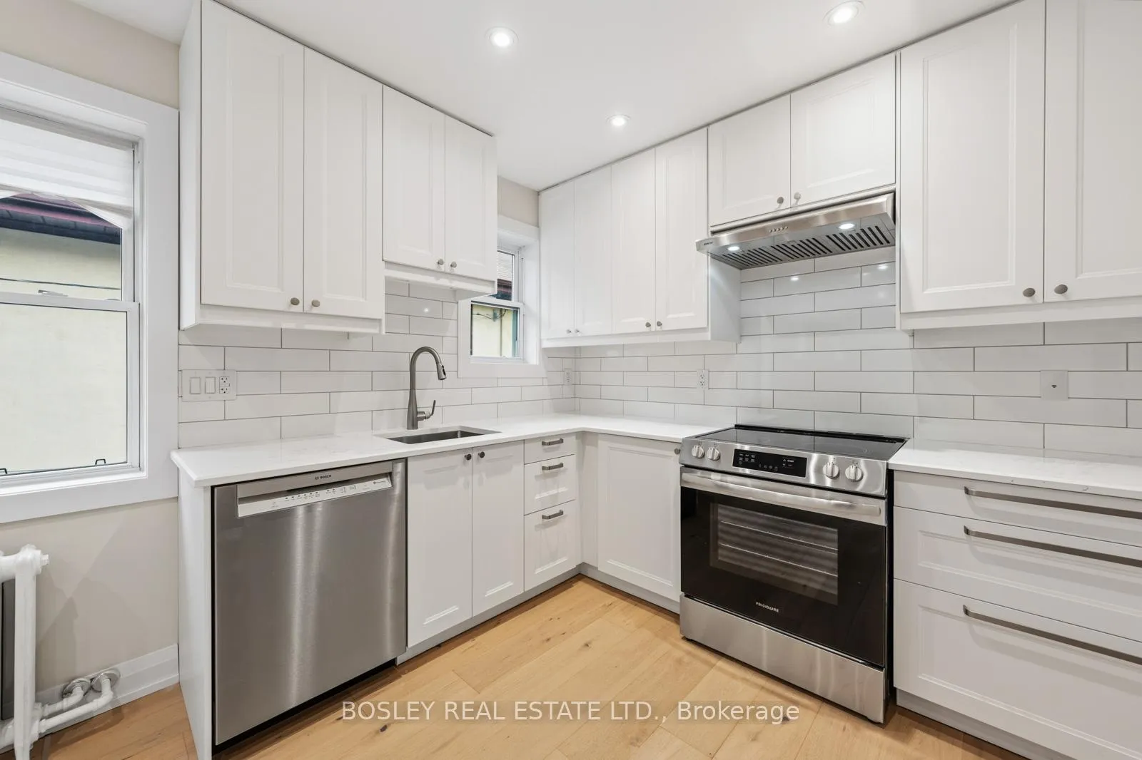Photo 8 of Unit Upper, 14 Preston Place, Toronto, Lawrence Park North — HOMEH