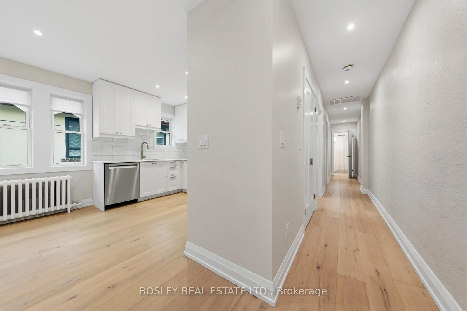 Photo 9 of Unit Upper, 14 Preston Place, Toronto, Lawrence Park North — HOMEH