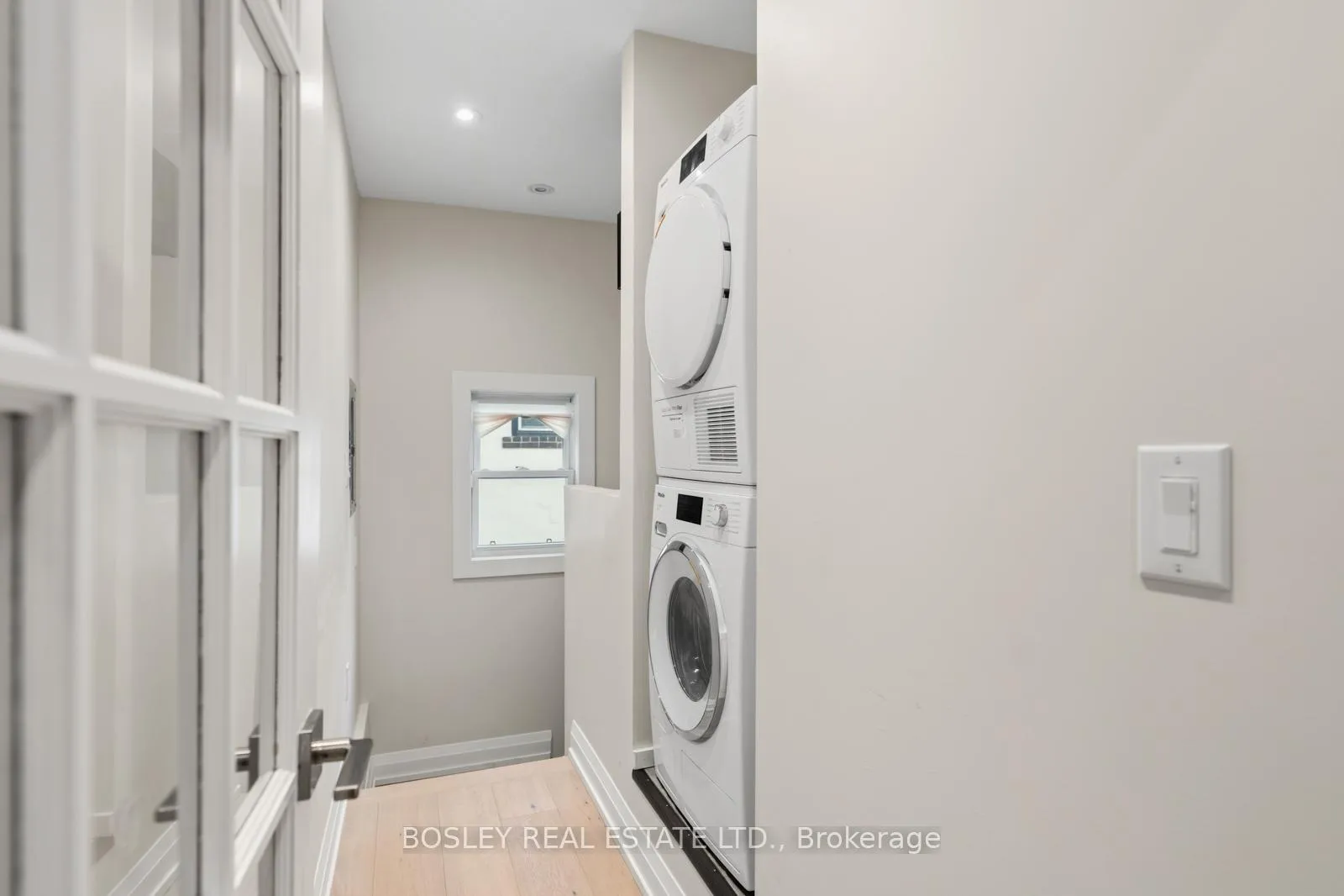Photo 18 of Unit Upper, 14 Preston Place, Toronto, Lawrence Park North — HOMEH