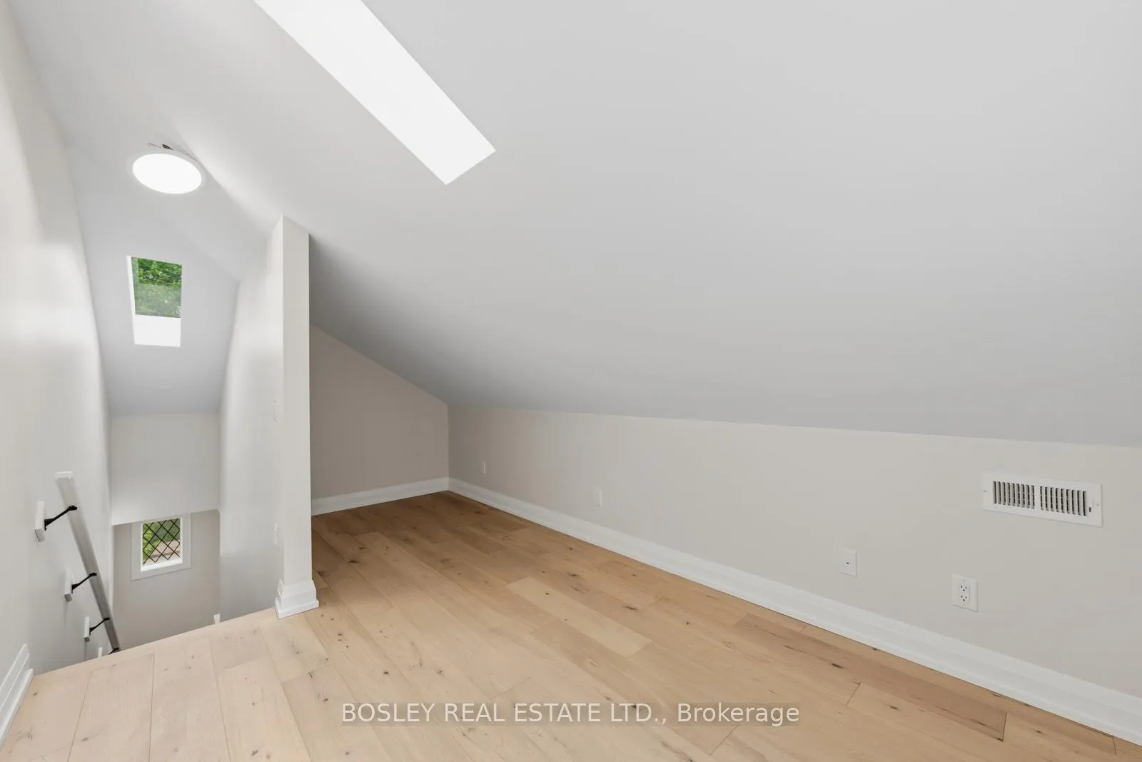 Photo 25 of Unit Upper, 14 Preston Place, Toronto, Lawrence Park North — HOMEH