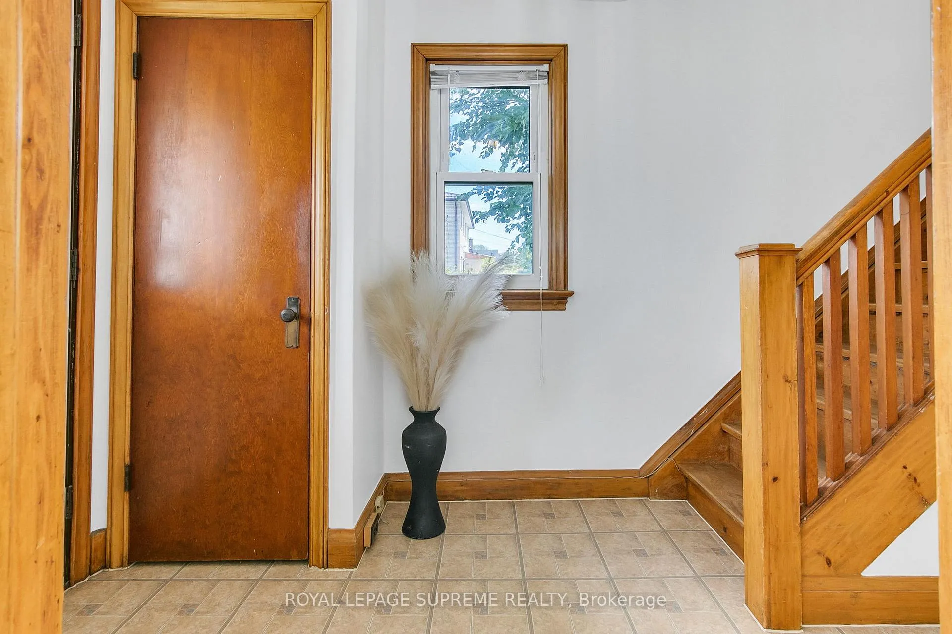 Photo 5 of 44 Yarrow Road, Toronto, Keelesdale-Eglinton West — HOMEH