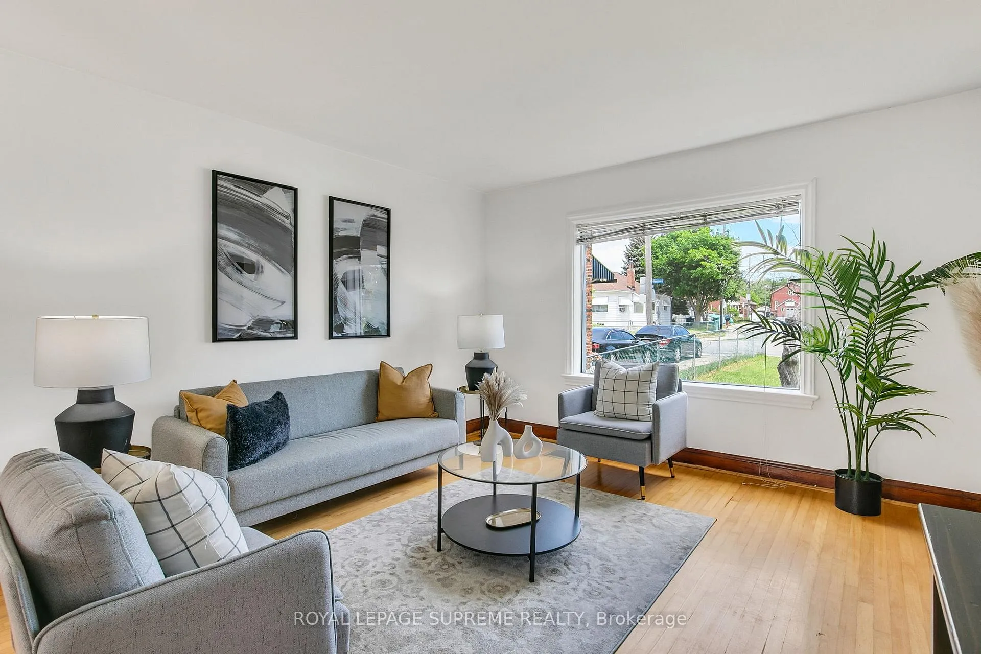 Photo 8 of 44 Yarrow Road, Toronto, Keelesdale-Eglinton West — HOMEH