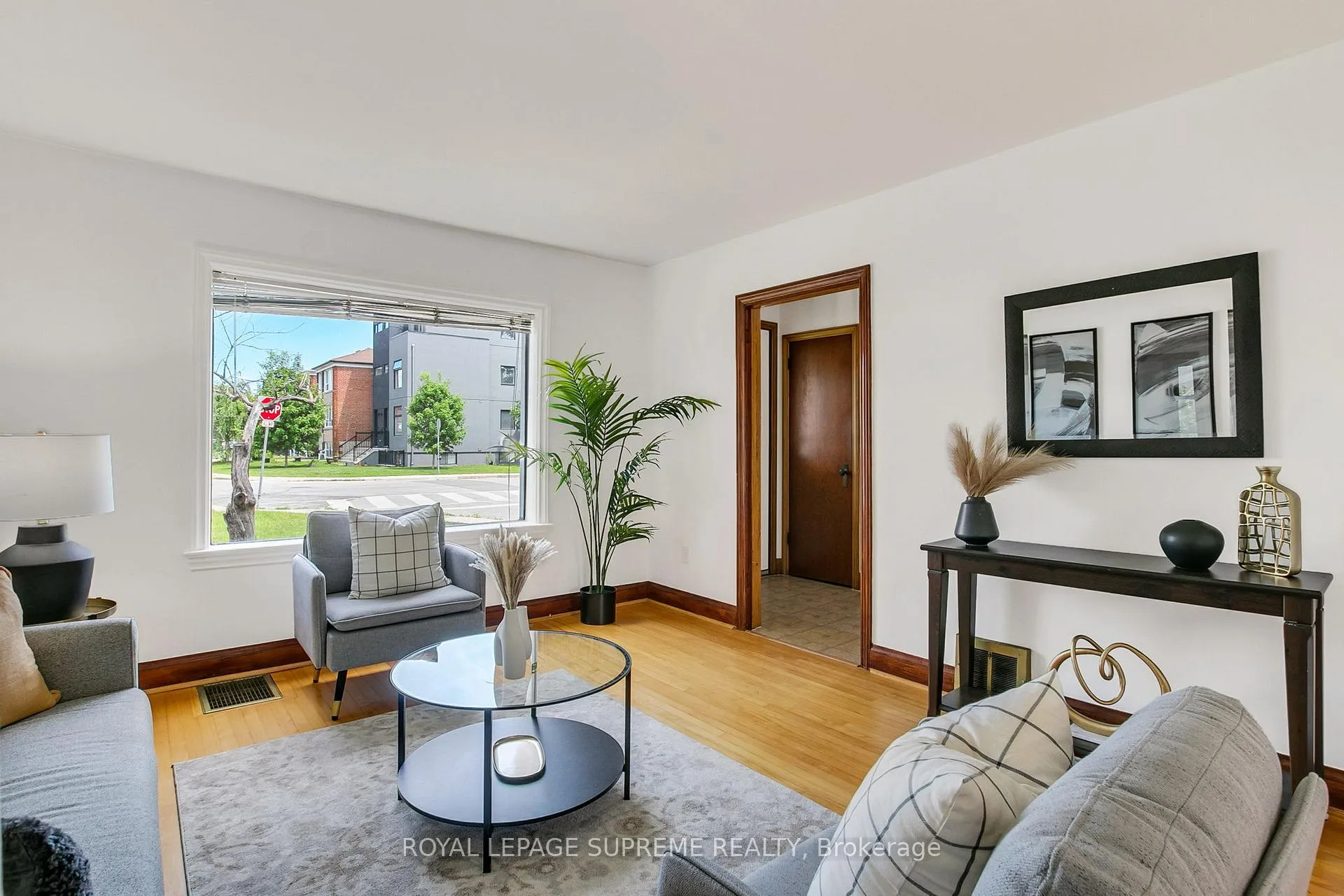 Photo 9 of 44 Yarrow Road, Toronto, Keelesdale-Eglinton West — HOMEH