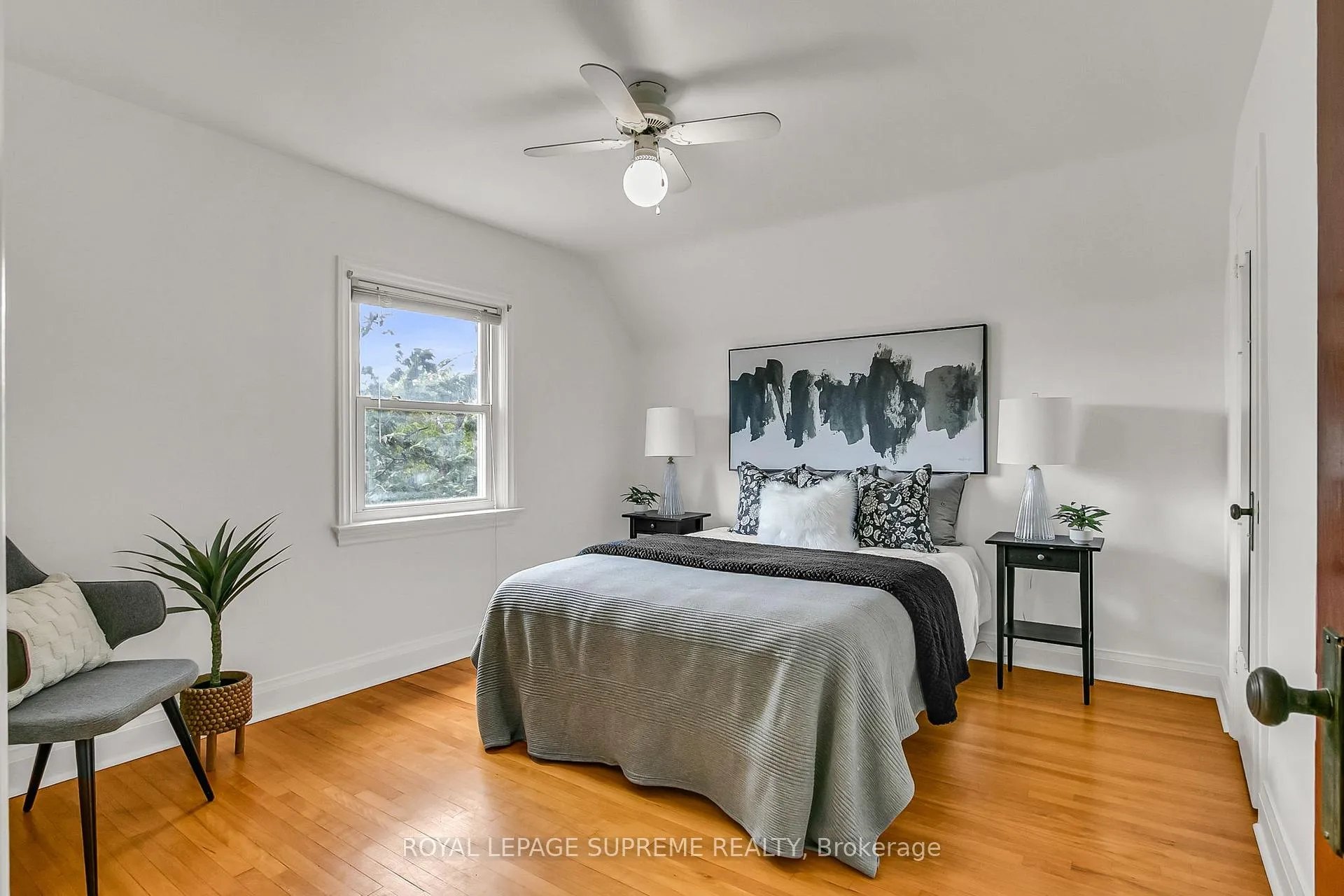 Photo 21 of 44 Yarrow Road, Toronto, Keelesdale-Eglinton West — HOMEH