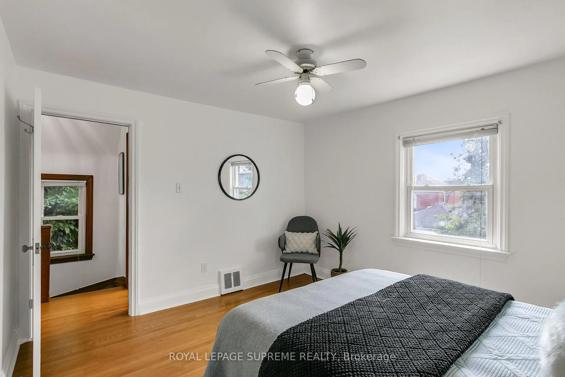Photo 22 of 44 Yarrow Road, Toronto, Keelesdale-Eglinton West — HOMEH