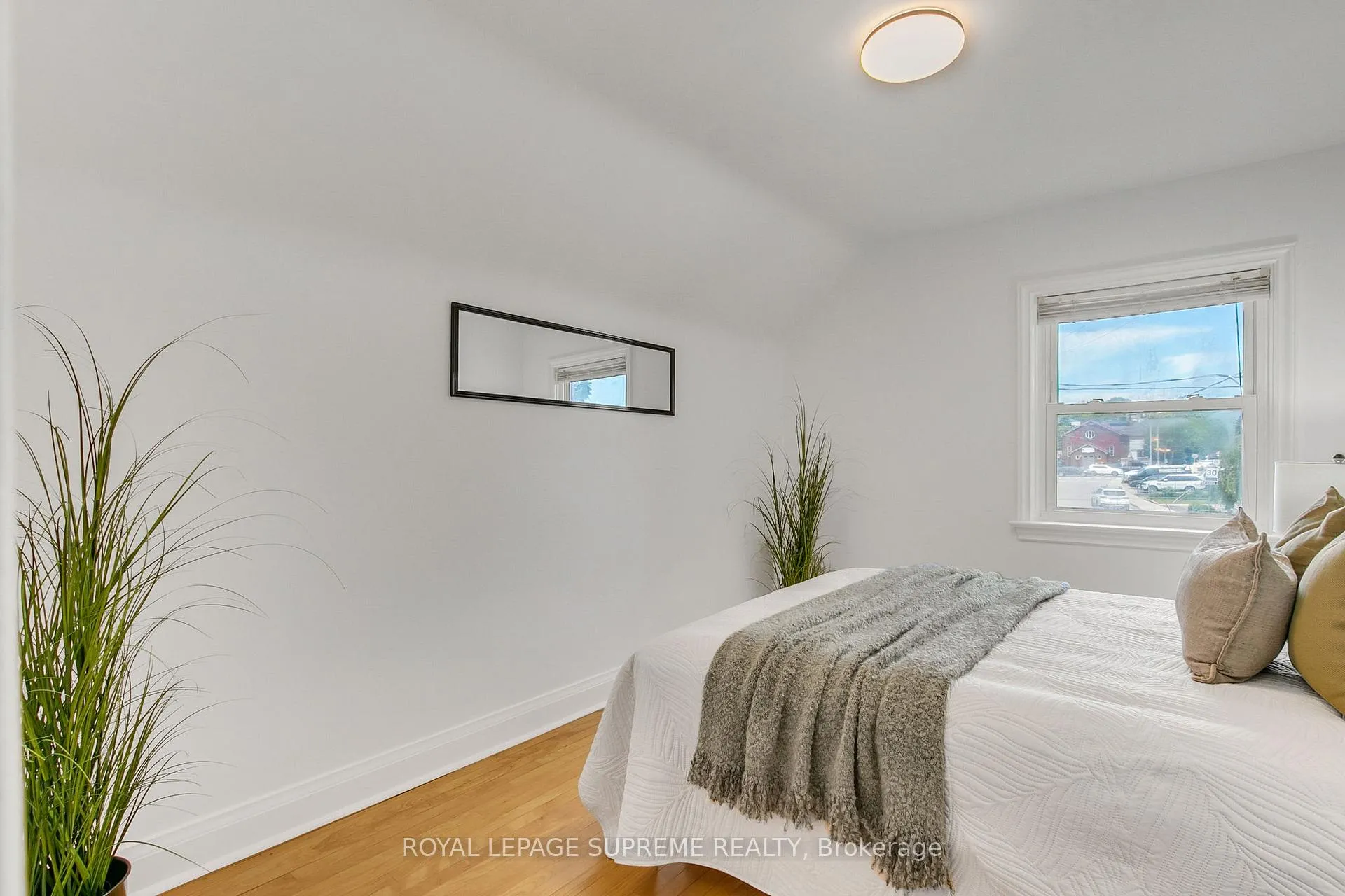 Photo 24 of 44 Yarrow Road, Toronto, Keelesdale-Eglinton West — HOMEH