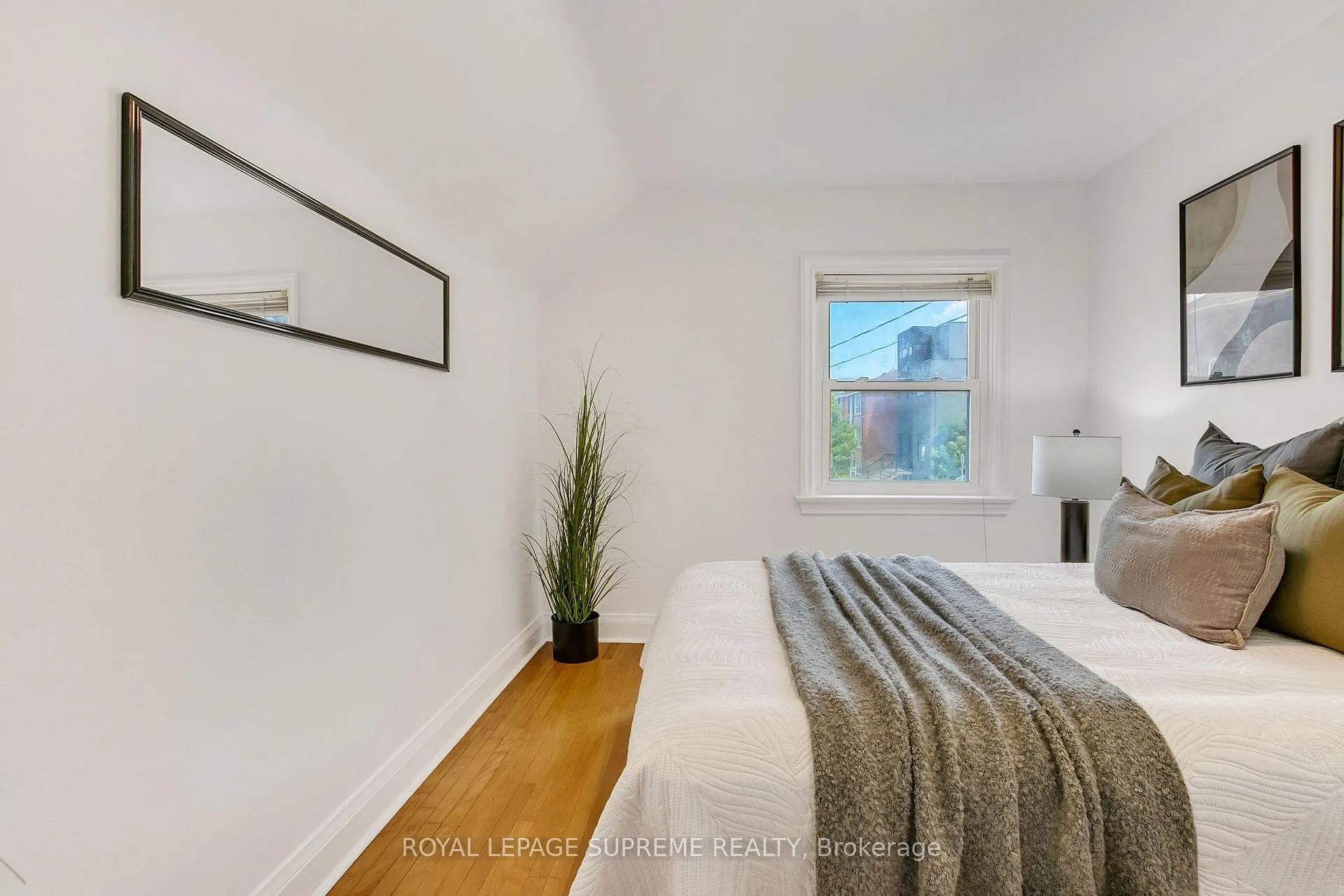 Photo 26 of 44 Yarrow Road, Toronto, Keelesdale-Eglinton West — HOMEH