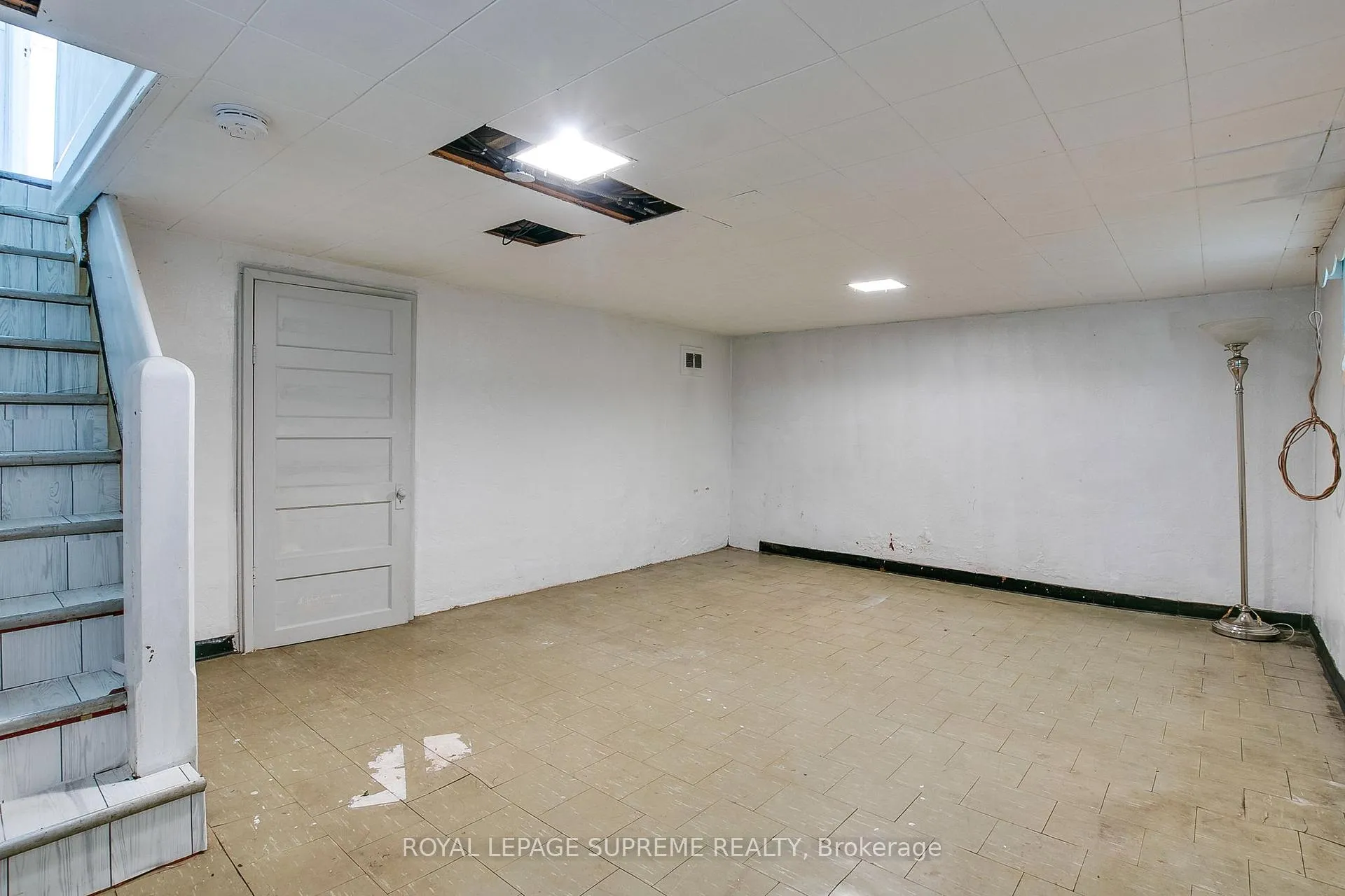 Photo 32 of 44 Yarrow Road, Toronto, Keelesdale-Eglinton West — HOMEH