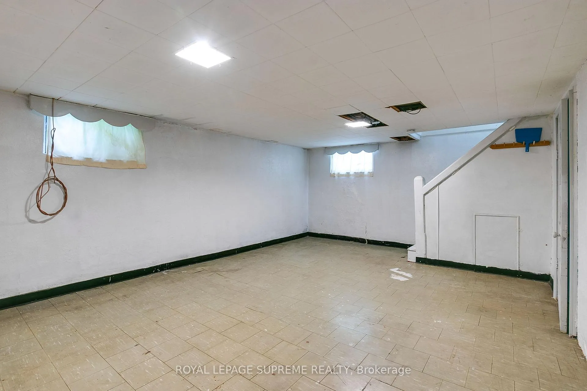 Photo 33 of 44 Yarrow Road, Toronto, Keelesdale-Eglinton West — HOMEH