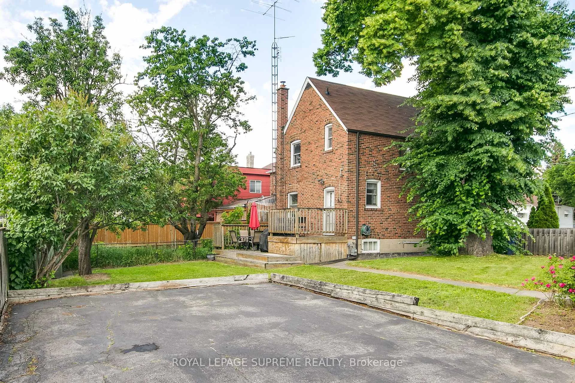 Photo 34 of 44 Yarrow Road, Toronto, Keelesdale-Eglinton West — HOMEH