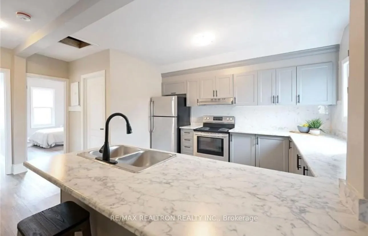 Photo 2 of Unit Upper Level, 31 Greenaway Avenue, Hamilton, Gibson — HOMEH