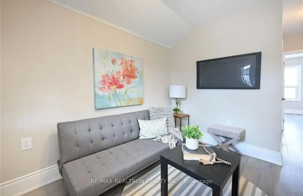 Photo 6 of Unit Upper Level, 31 Greenaway Avenue, Hamilton, Gibson — HOMEH