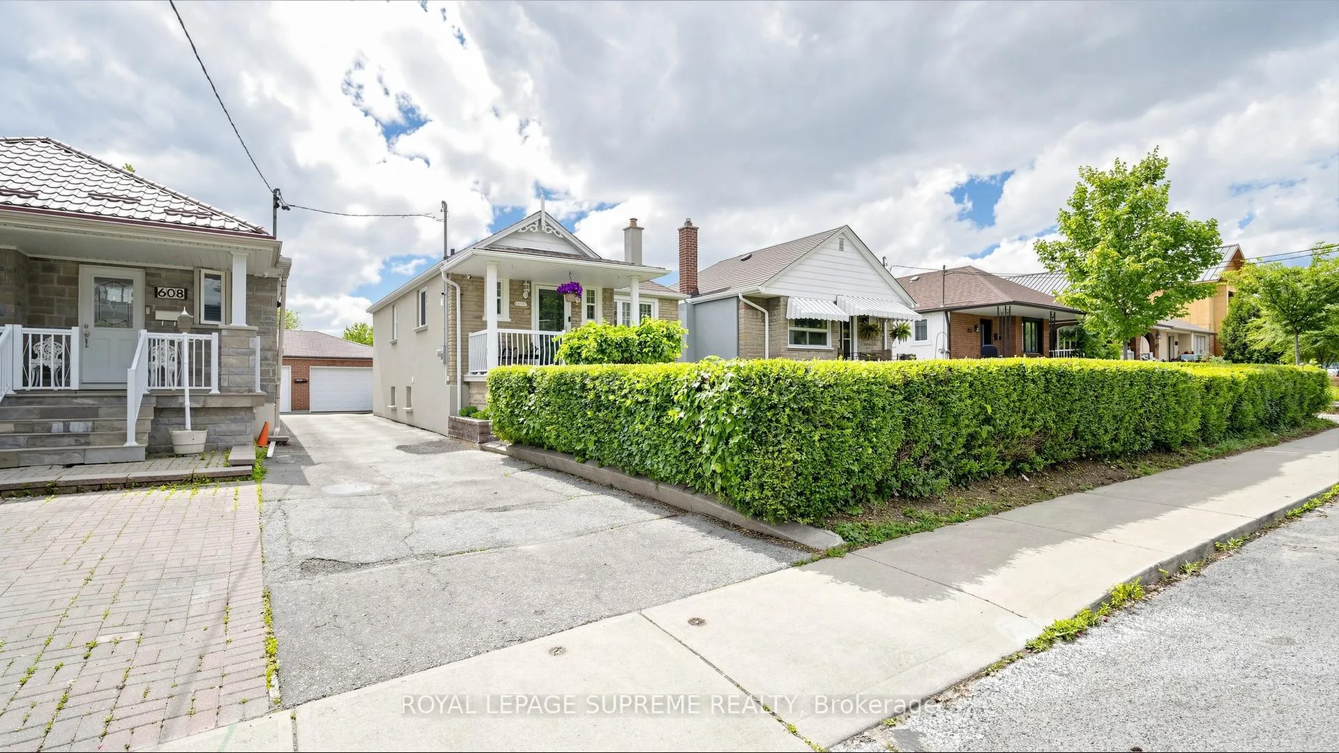 Photo 6 of 610 Mcroberts Avenue, Toronto, Caledonia-Fairbank — HOMEH