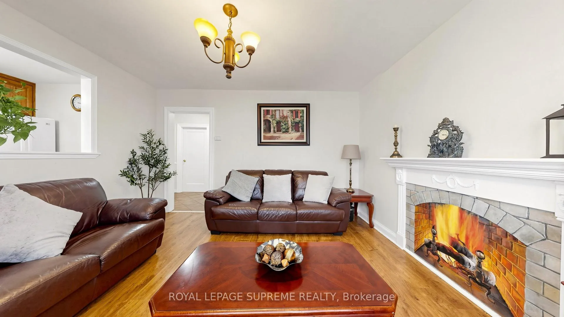 Photo 8 of 610 Mcroberts Avenue, Toronto, Caledonia-Fairbank — HOMEH