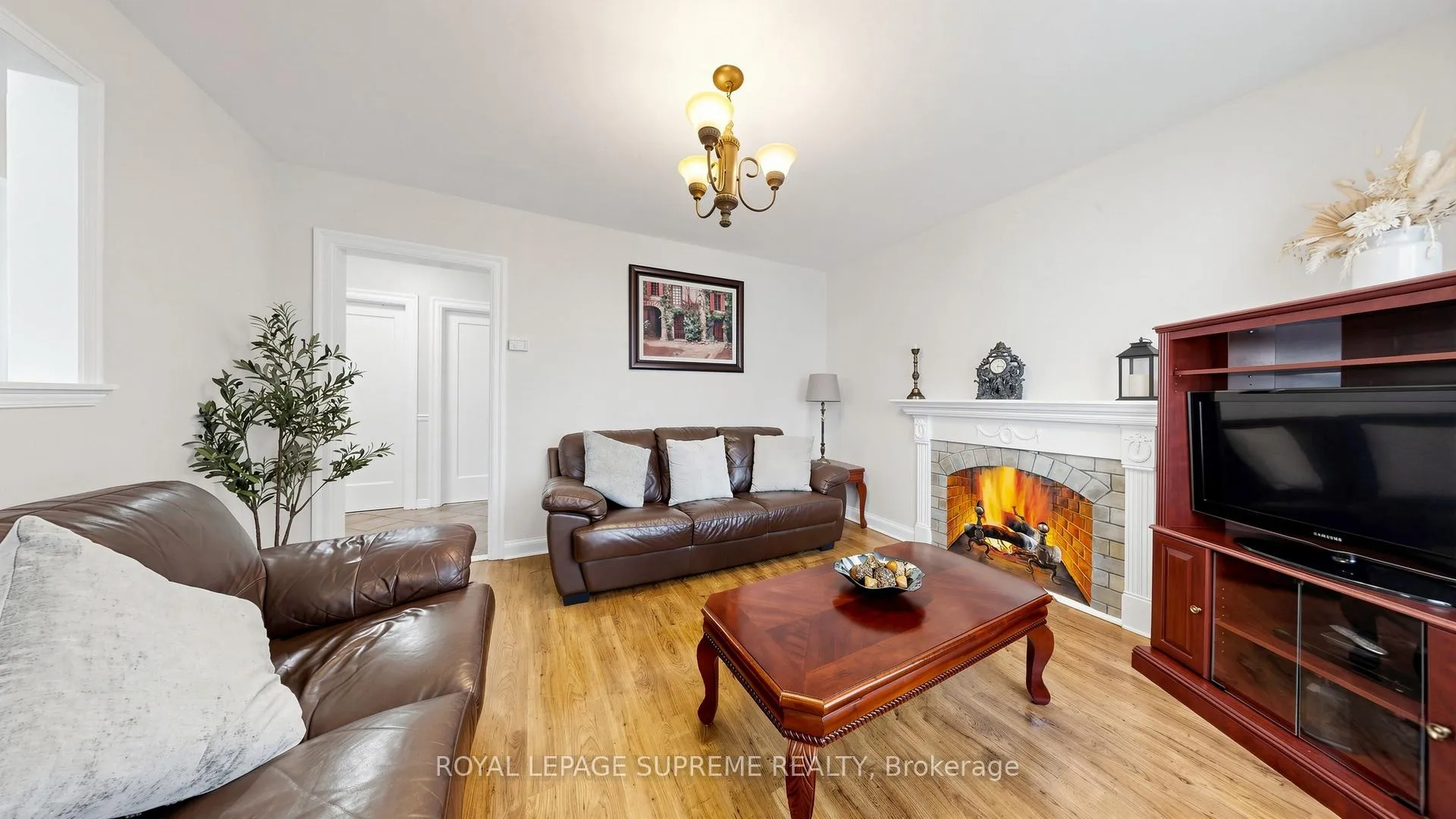 Photo 9 of 610 Mcroberts Avenue, Toronto, Caledonia-Fairbank — HOMEH