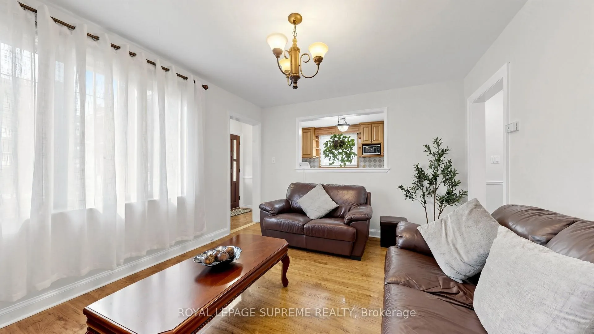 Photo 11 of 610 Mcroberts Avenue, Toronto, Caledonia-Fairbank — HOMEH