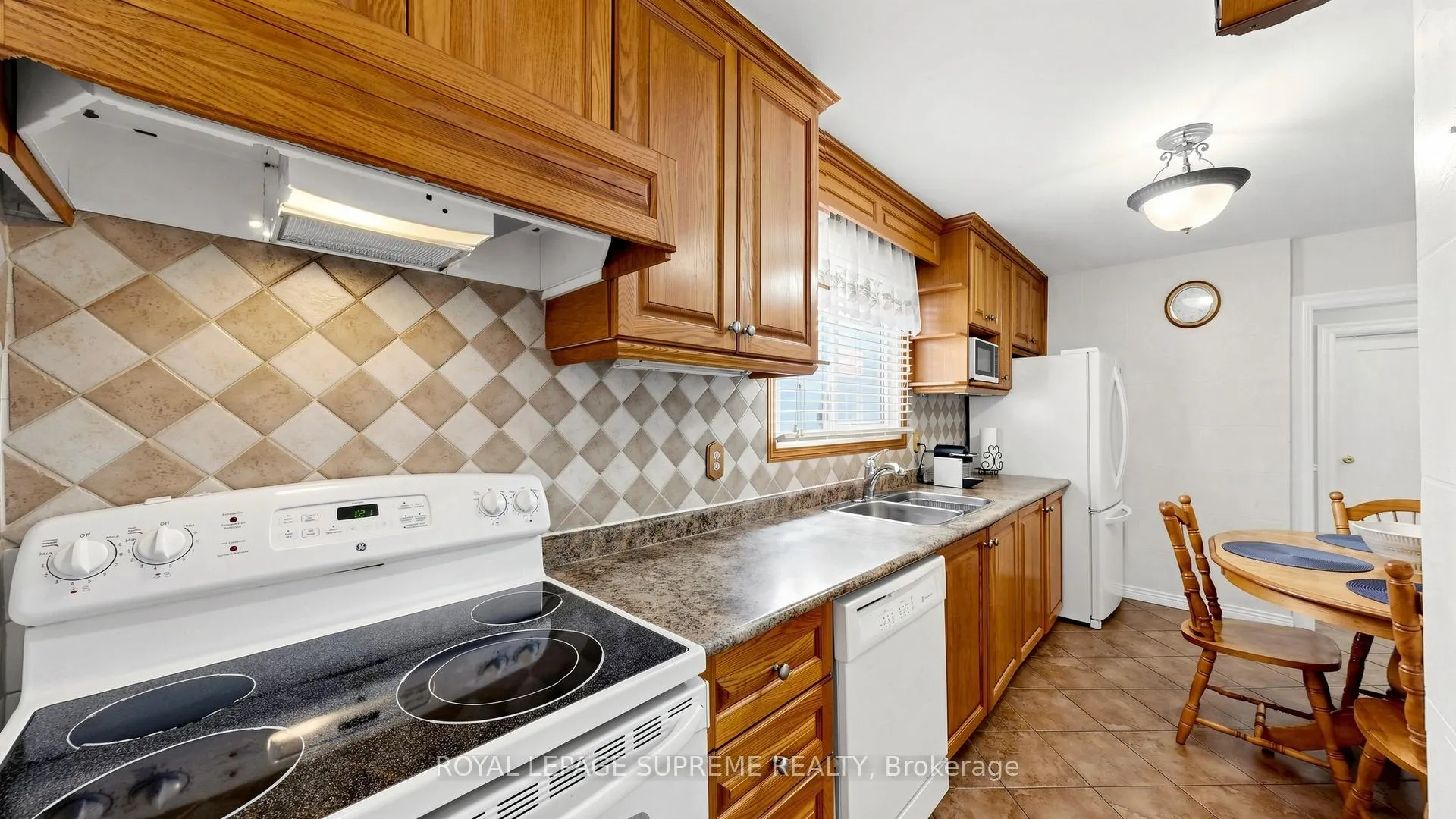 Photo 16 of 610 Mcroberts Avenue, Toronto, Caledonia-Fairbank — HOMEH