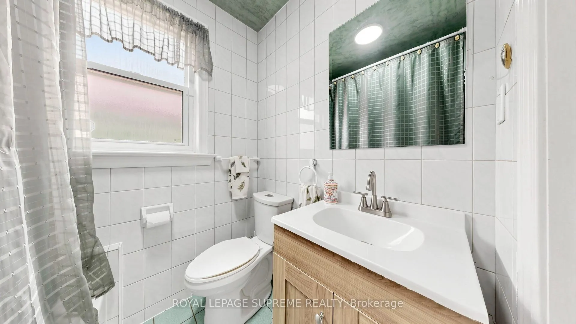 Photo 25 of 610 Mcroberts Avenue, Toronto, Caledonia-Fairbank — HOMEH