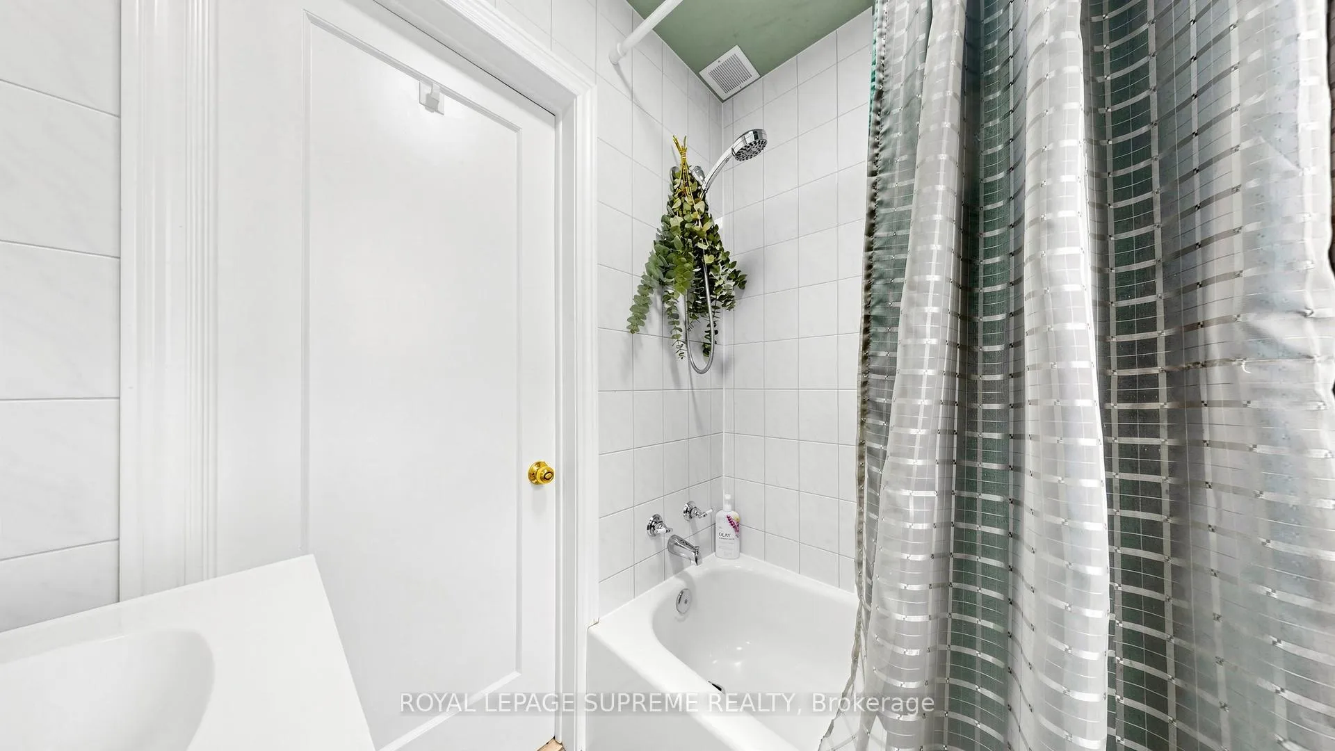 Photo 26 of 610 Mcroberts Avenue, Toronto, Caledonia-Fairbank — HOMEH
