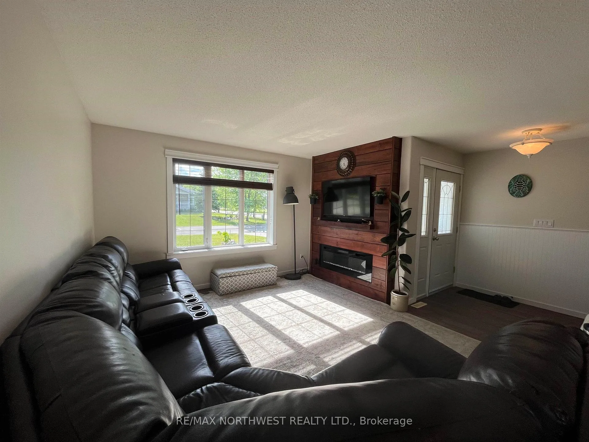 Photo 14 of 8 Maple Place, Emo — HOMEH