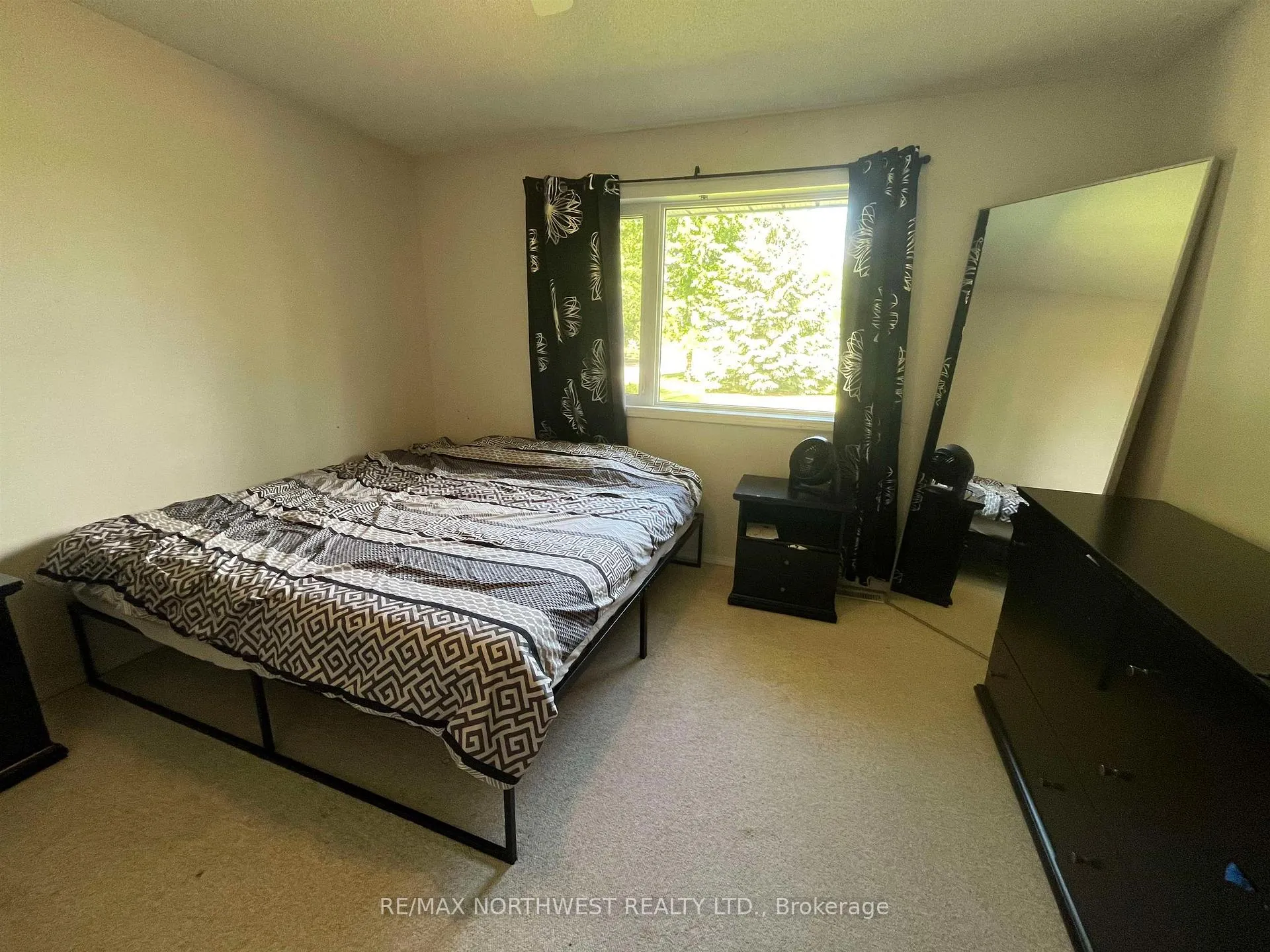 Photo 15 of 8 Maple Place, Emo — HOMEH