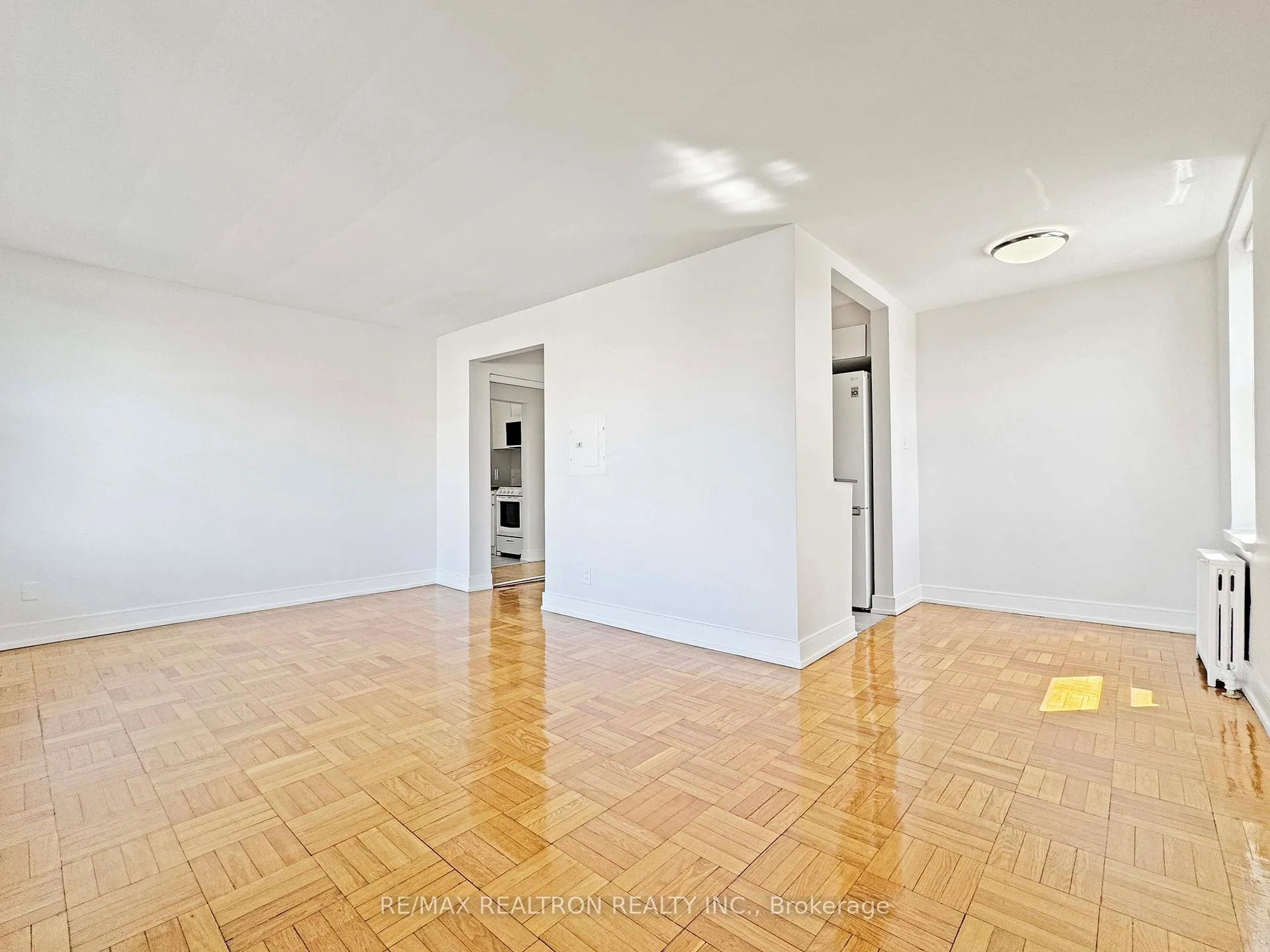 Photo 3 of Unit 511, 1545 Bathurst Street, Toronto, Forest Hill South — HOMEH