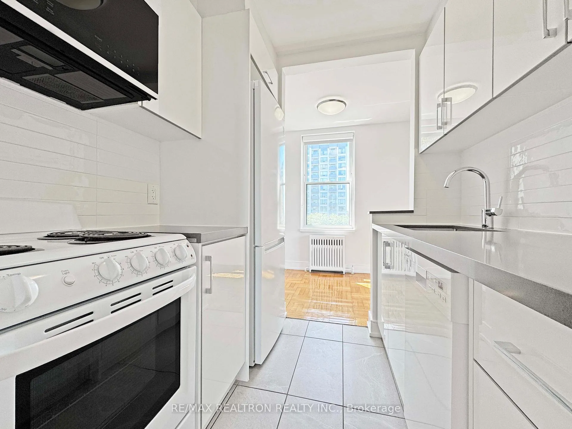 Photo 5 of Unit 511, 1545 Bathurst Street, Toronto, Forest Hill South — HOMEH