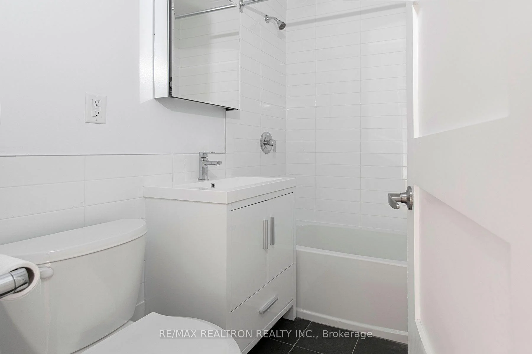 Photo 13 of Unit 511, 1545 Bathurst Street, Toronto, Forest Hill South — HOMEH