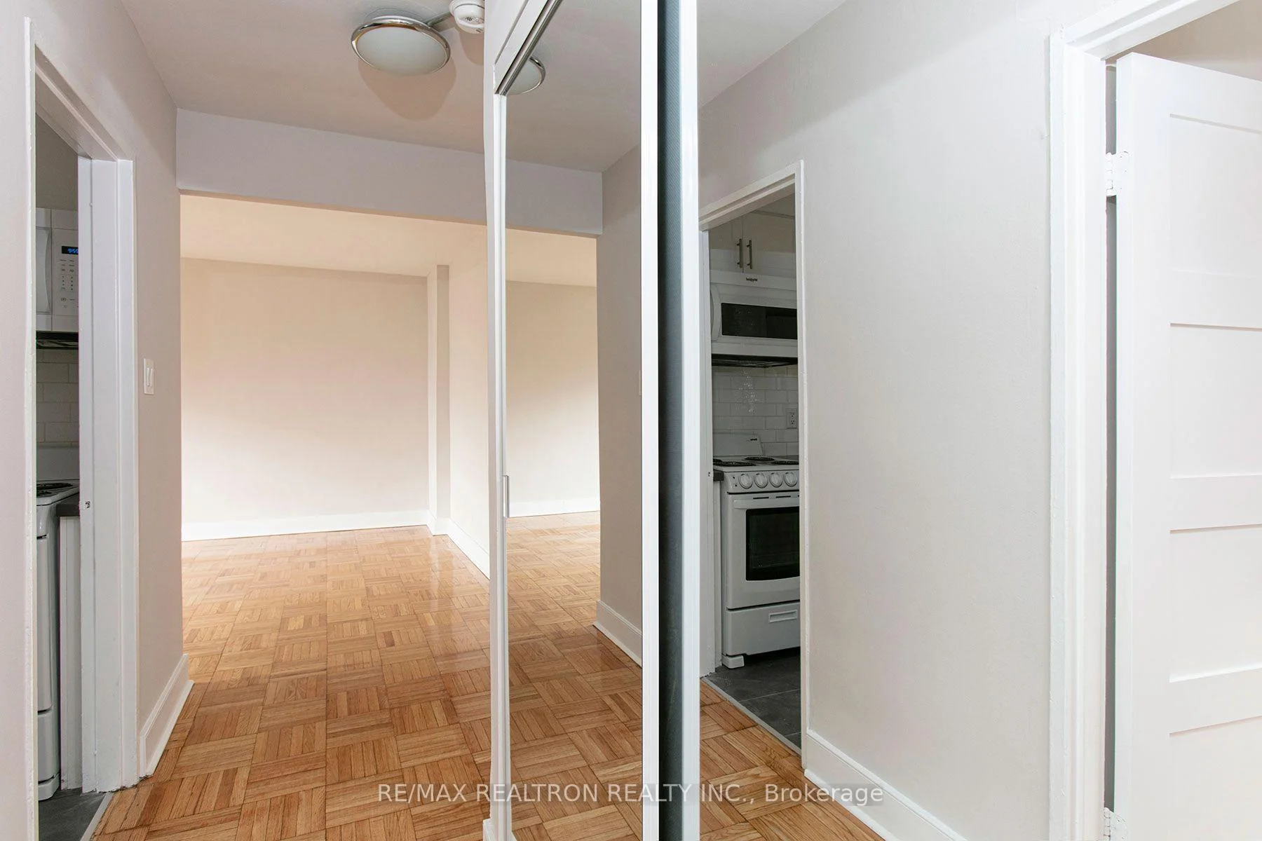 Photo 14 of Unit 511, 1545 Bathurst Street, Toronto, Forest Hill South — HOMEH