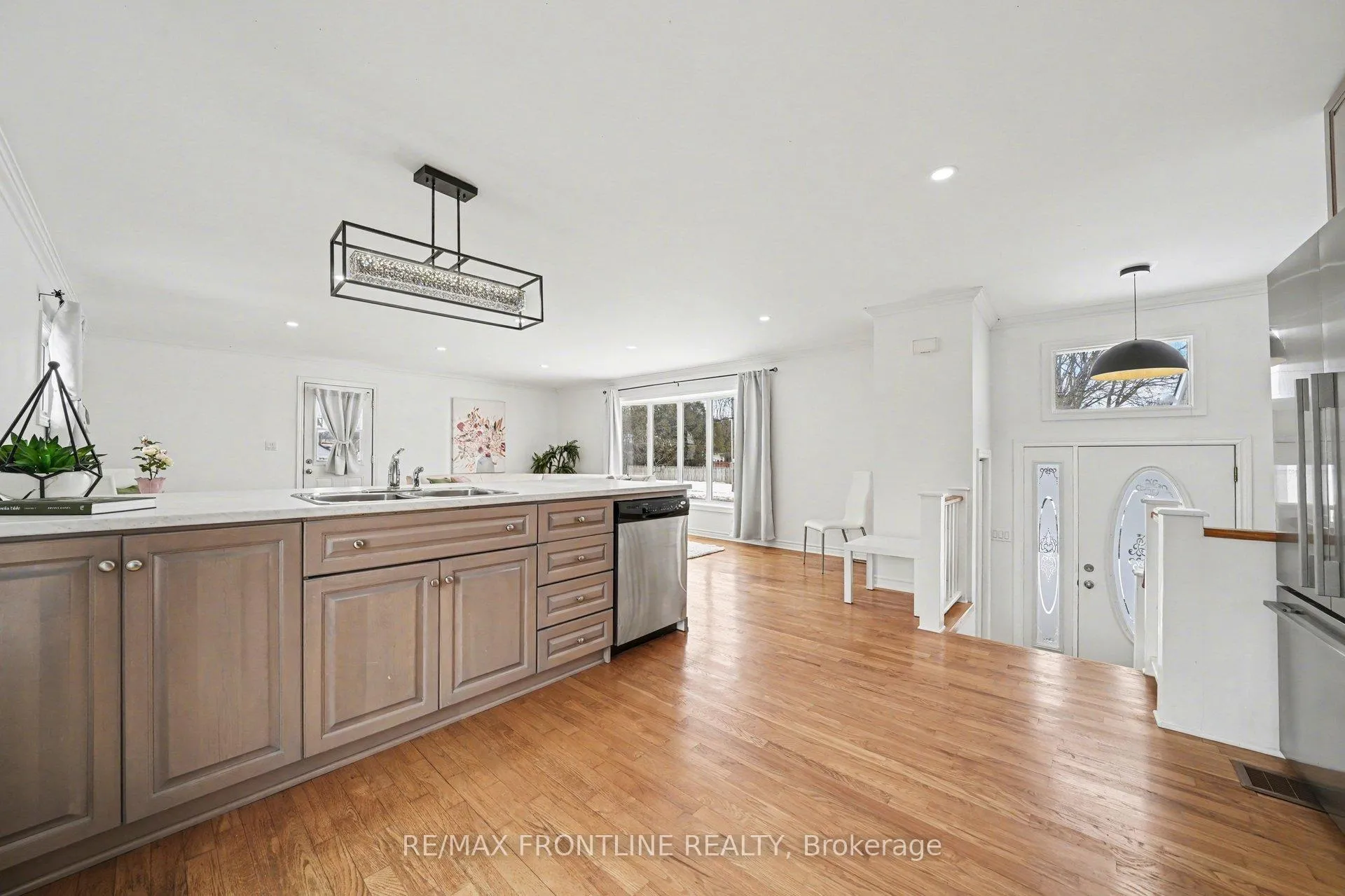 Photo 4 of 68 Drummond Street W, Perth, Perth — HOMEH