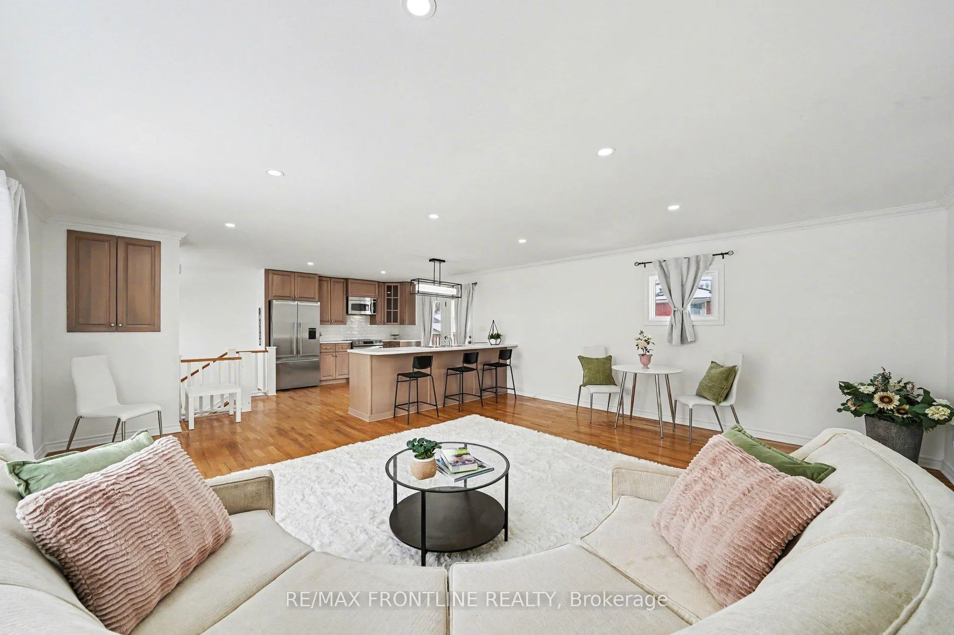 Photo 11 of 68 Drummond Street W, Perth, Perth — HOMEH