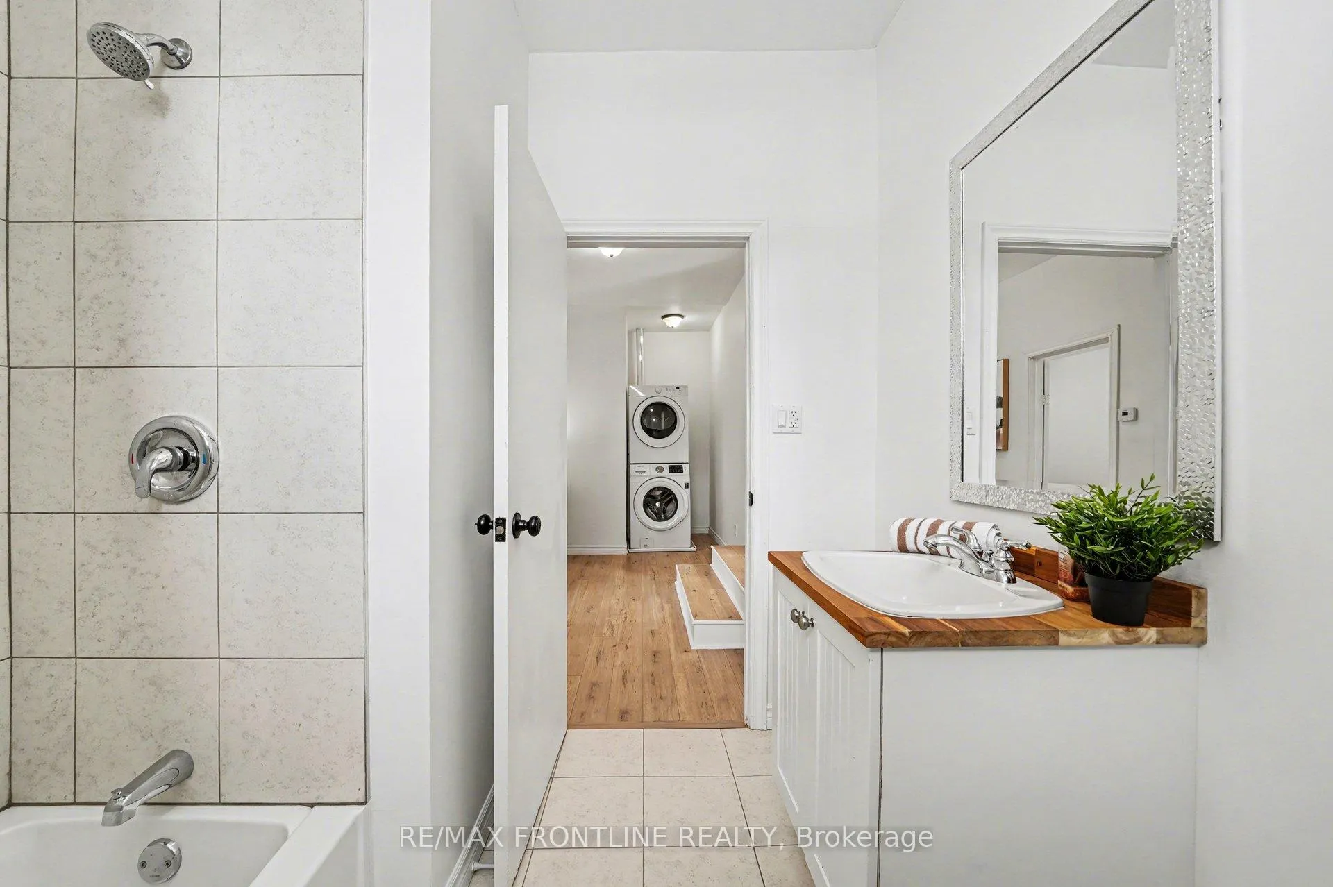 Photo 16 of 68 Drummond Street W, Perth, Perth — HOMEH