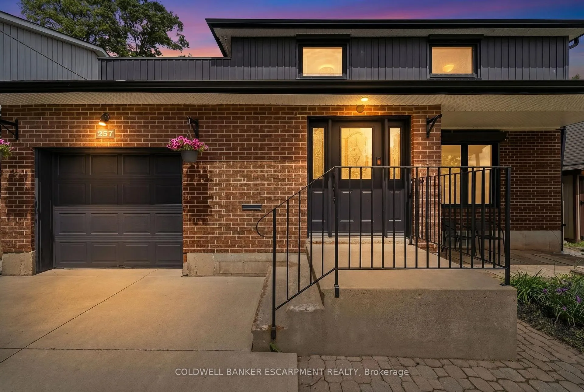 Photo 2 of 257 Kingham Road, Halton Hills, Acton — HOMEH