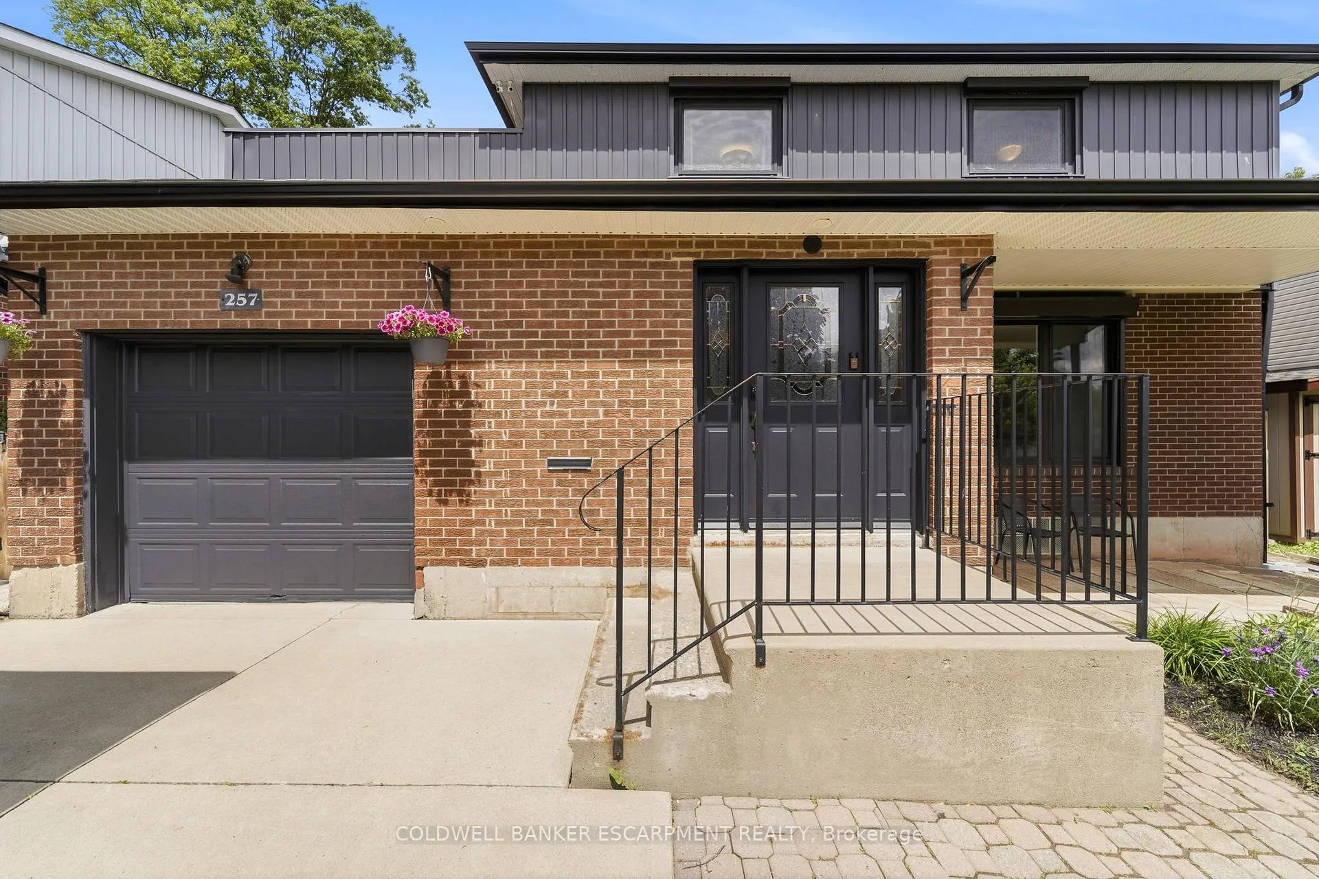 Photo 4 of 257 Kingham Road, Halton Hills, Acton — HOMEH
