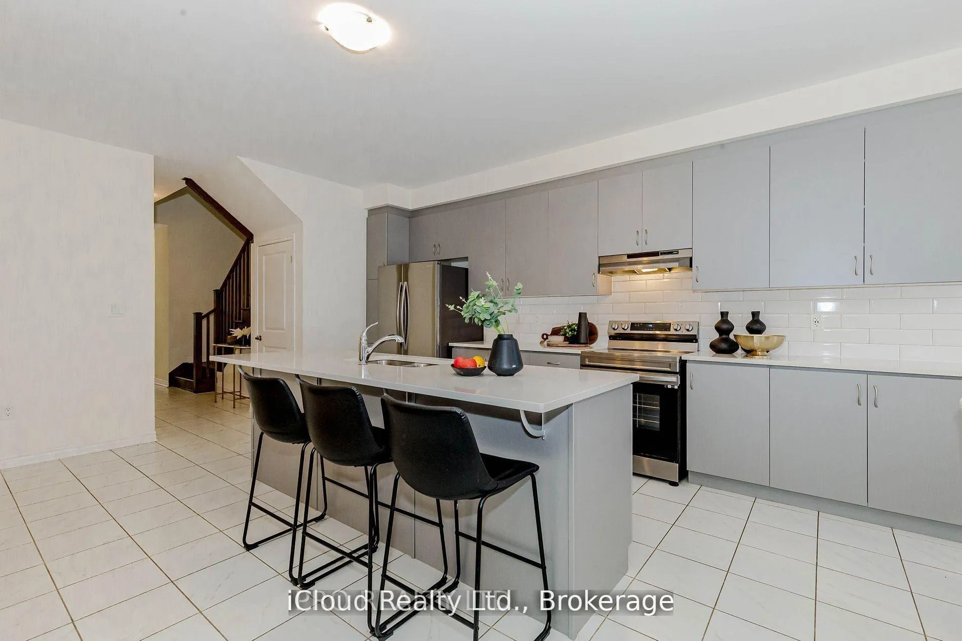 Photo 10 of 98 Eberly Woods Drive, Caledon, Rural Caledon — HOMEH