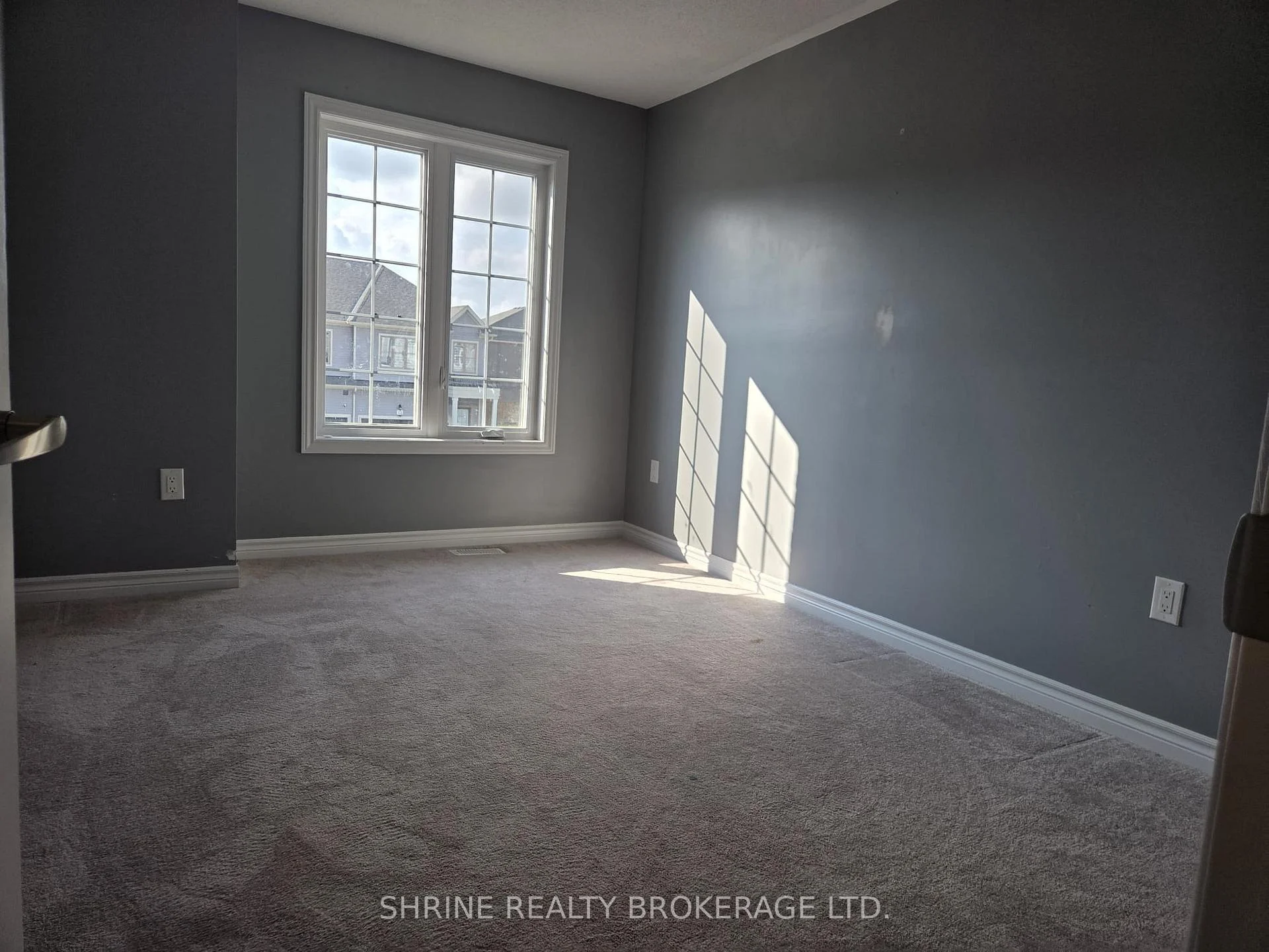 Photo 7 of 19 Middleton Street N, Southgate — HOMEH