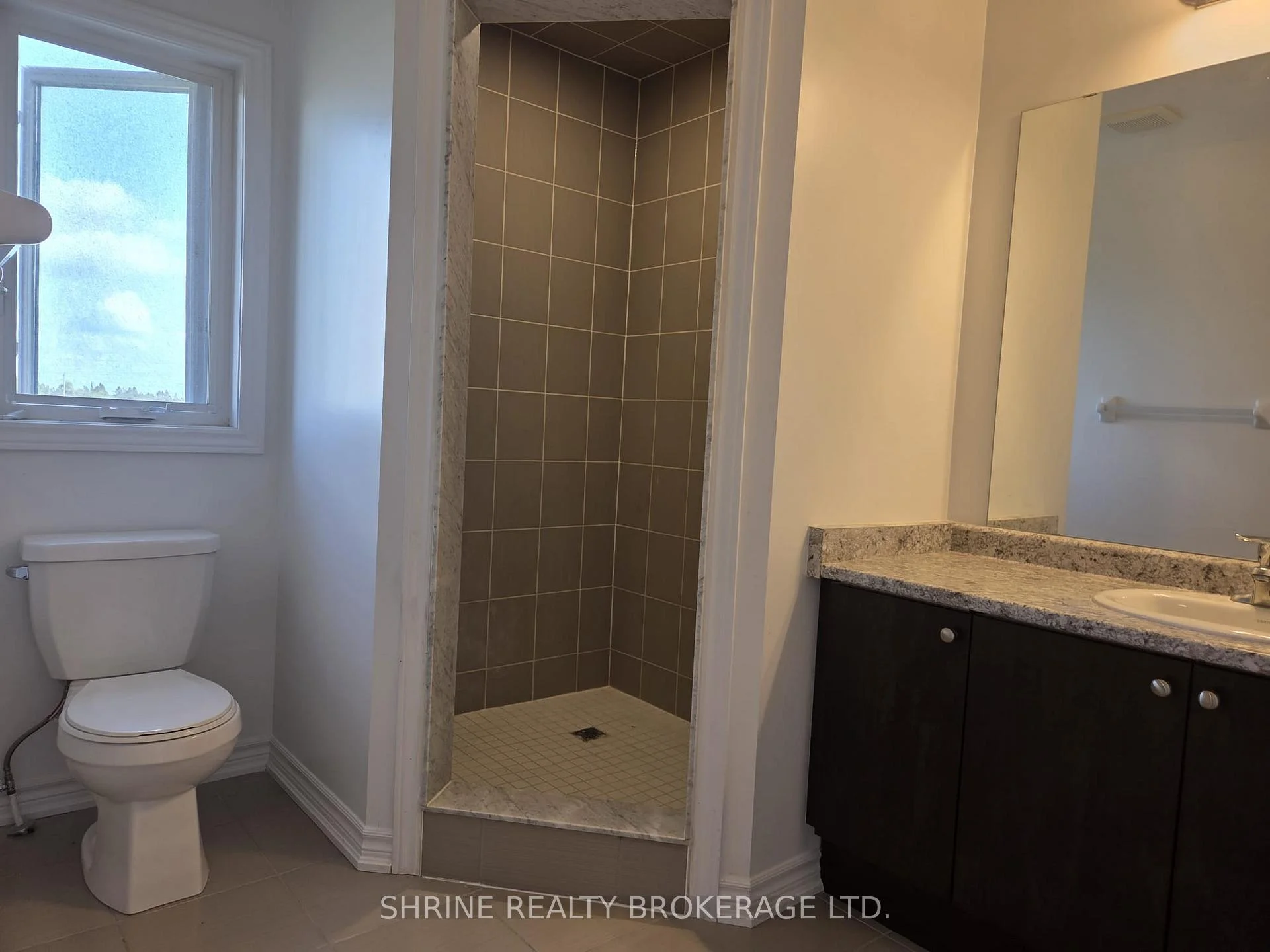 Photo 11 of 19 Middleton Street N, Southgate — HOMEH